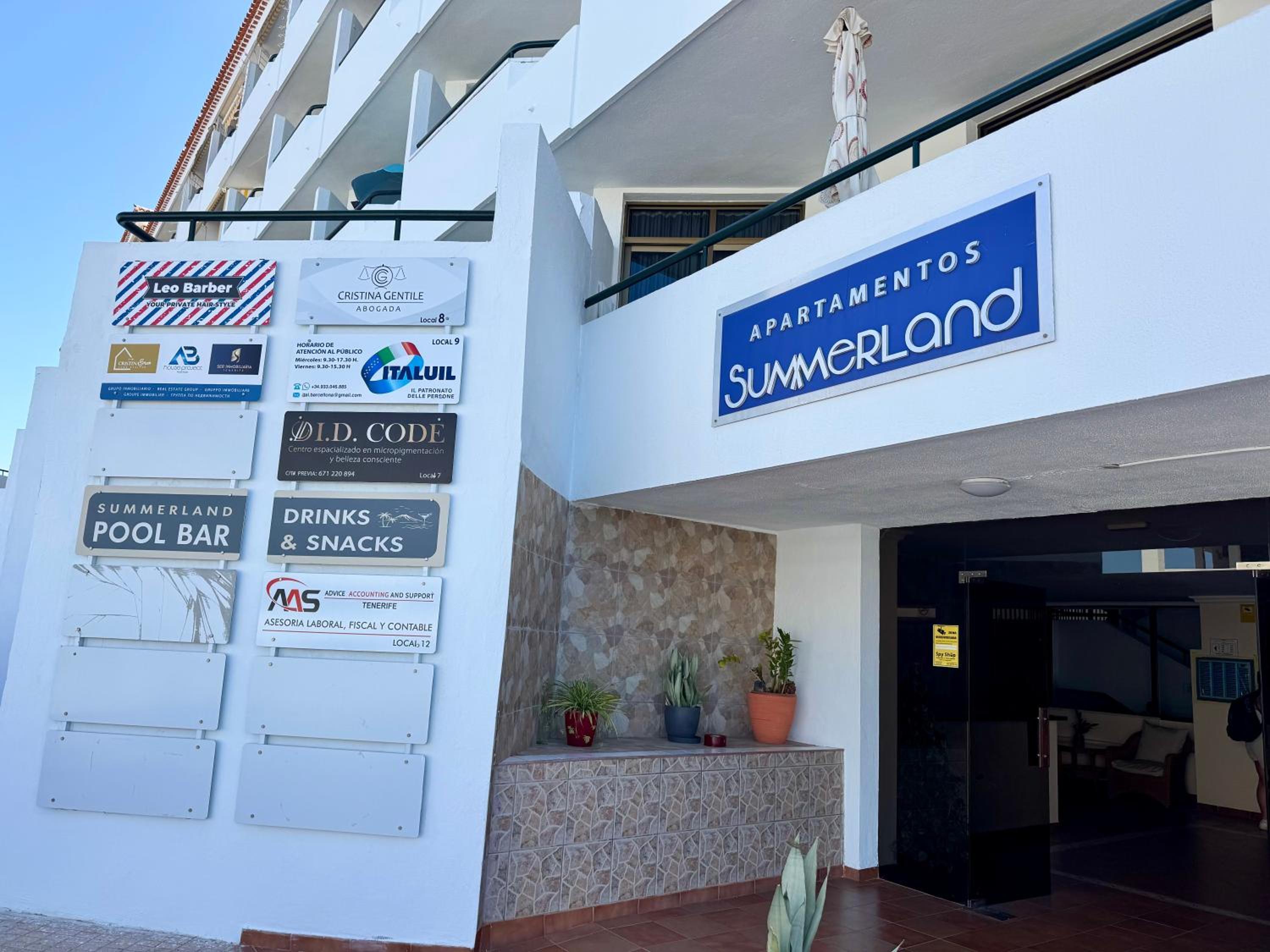Vibrant Seaside Apartment in Central Los Cristianos