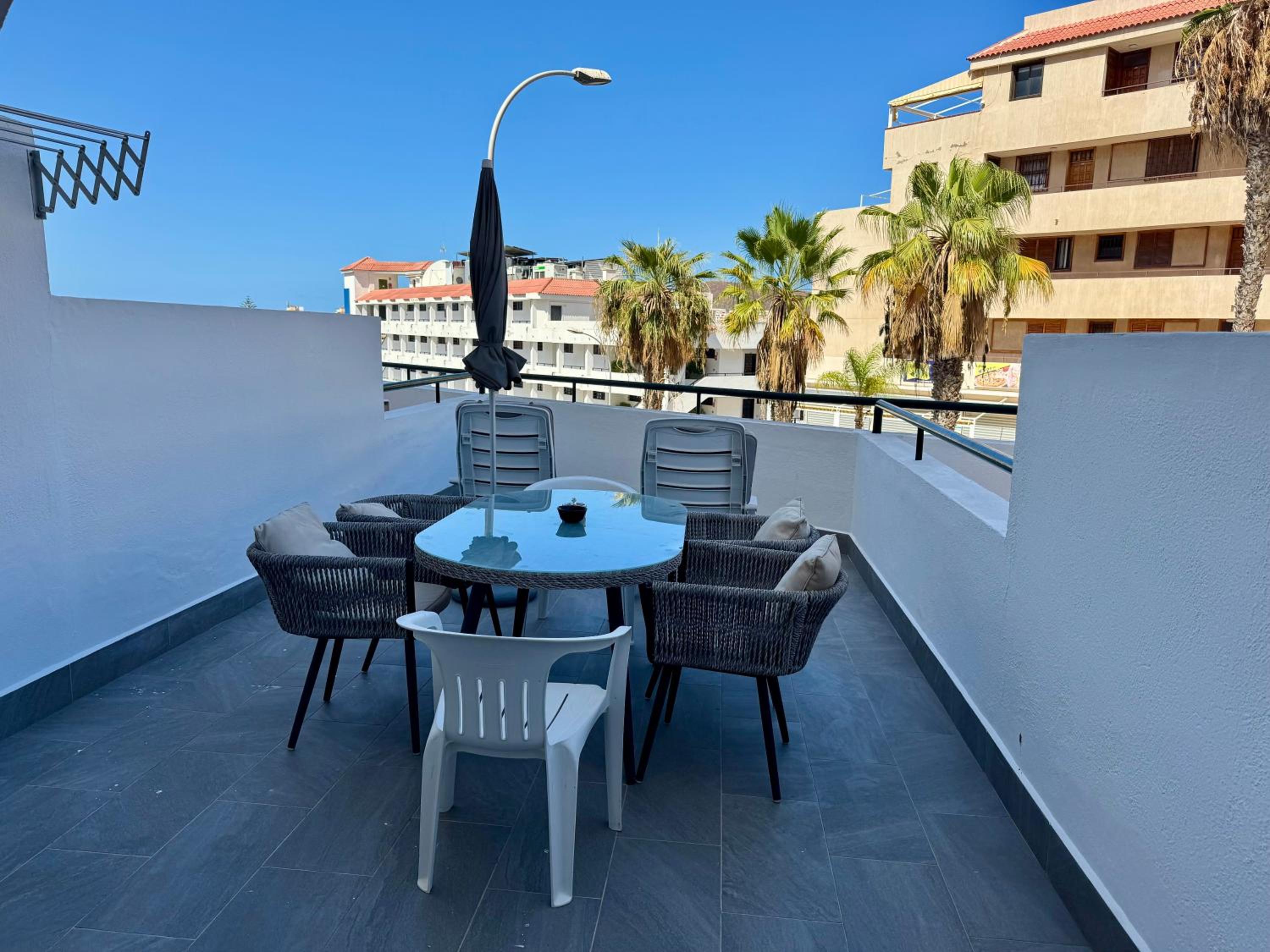 Vibrant Seaside Apartment in Central Los Cristianos