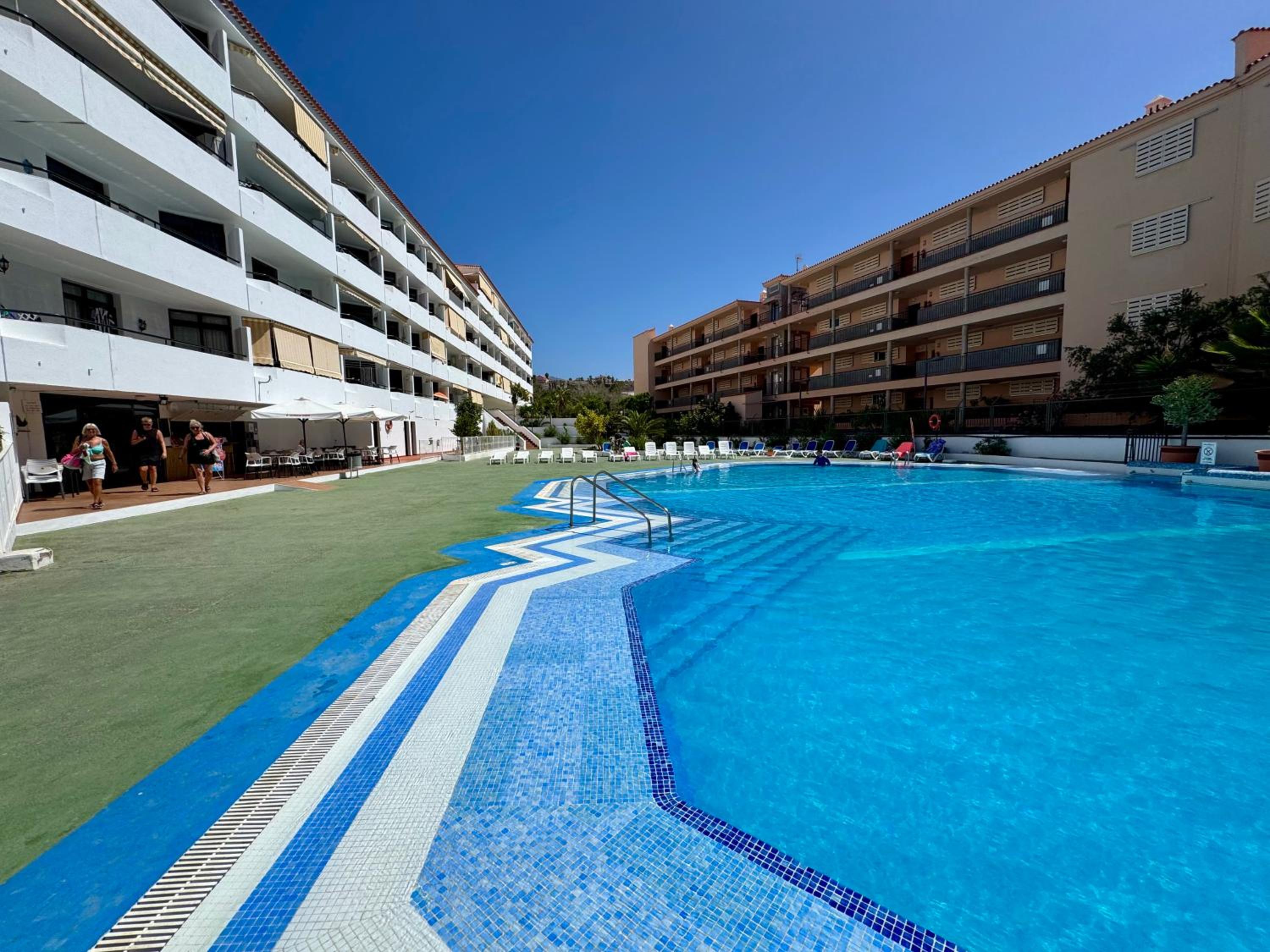 Vibrant Seaside Apartment in Central Los Cristianos