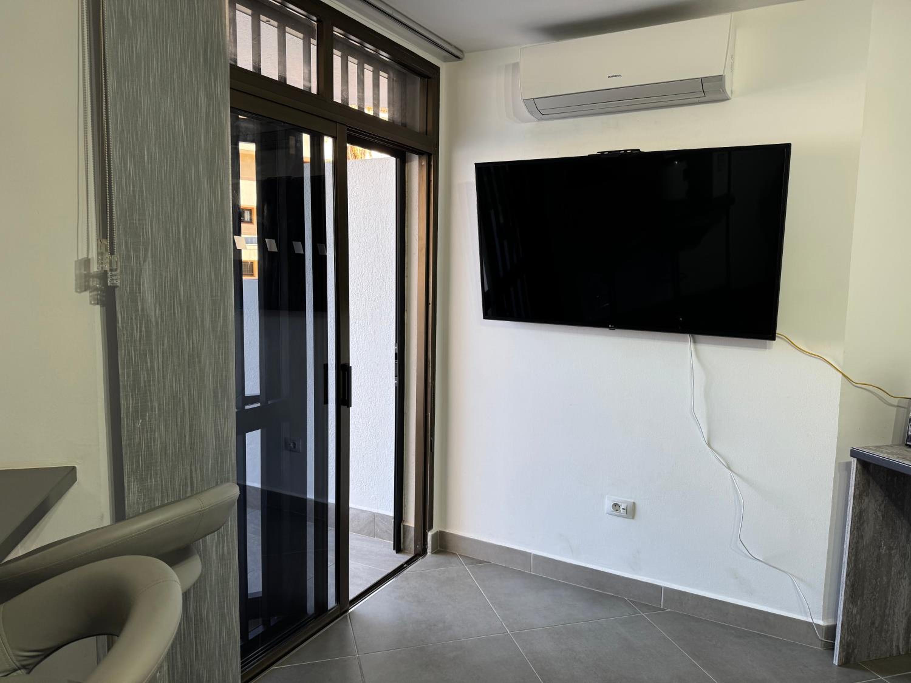Vibrant Seaside Apartment in Central Los Cristianos