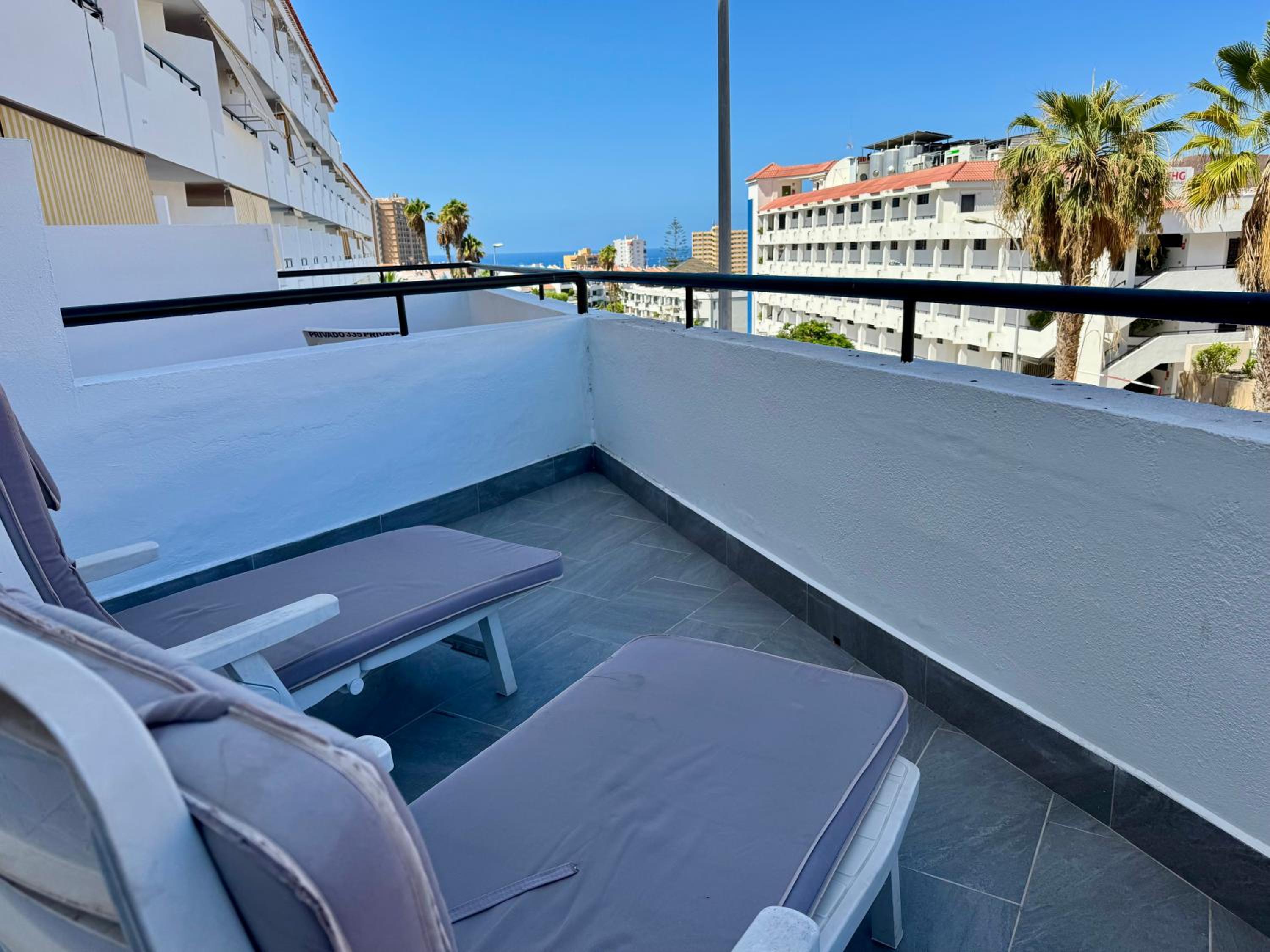 Vibrant Seaside Apartment in Central Los Cristianos