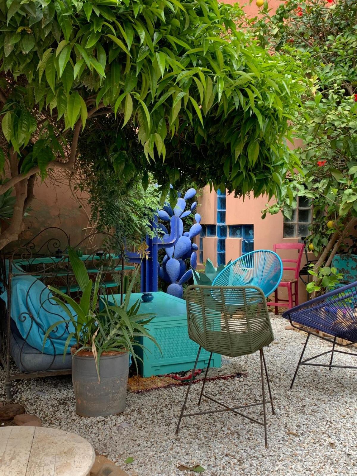 Villa with Private Pool and Garden, Fast Wi-Fi