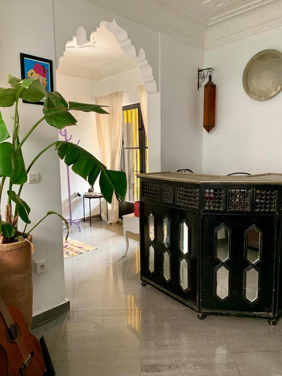 Villa with Private Pool and Garden, Fast Wi-Fi
