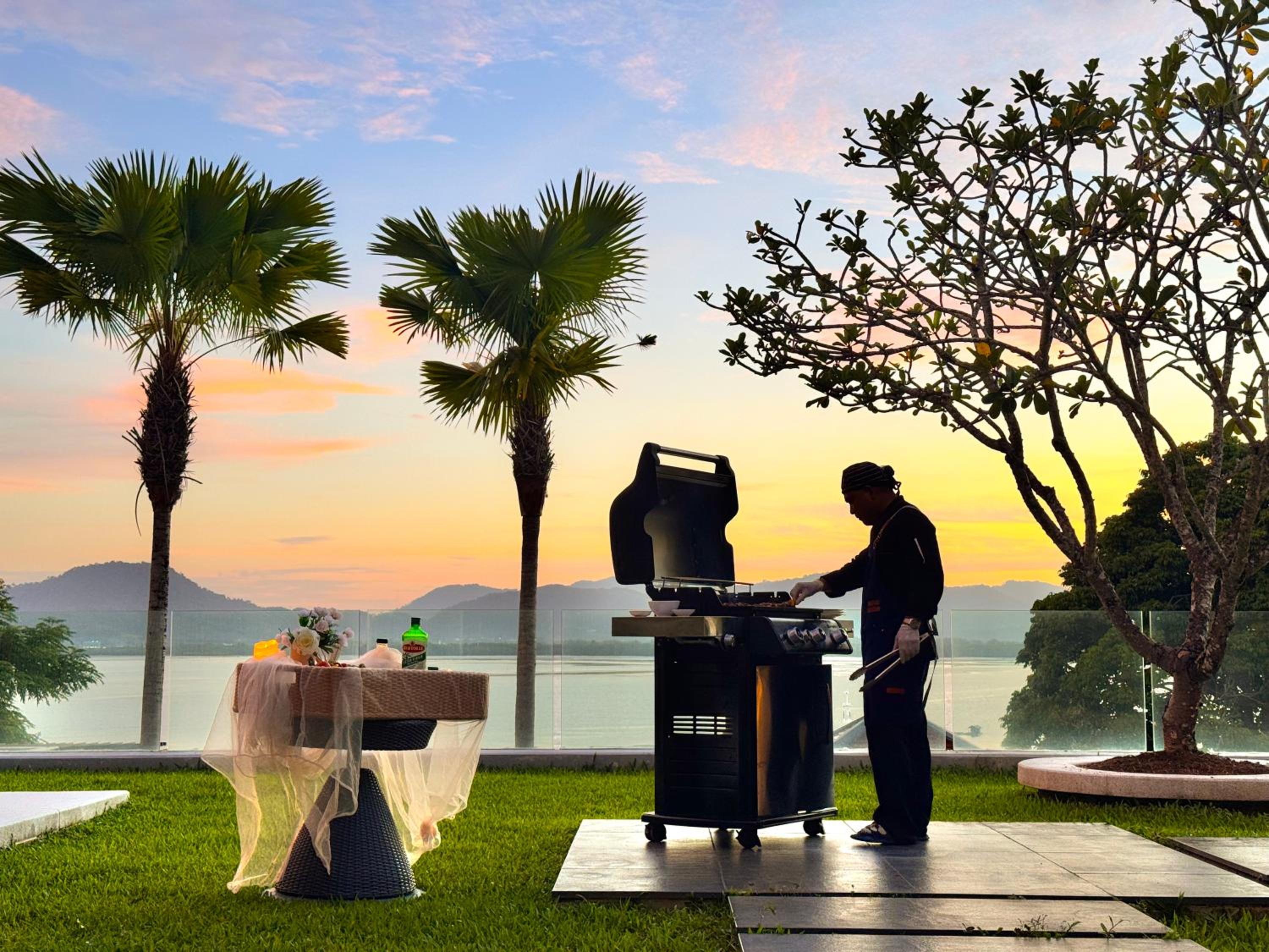 Villa Elegance Luxury Ocean View Pool Villa with Breakfas & Daily Maid Service