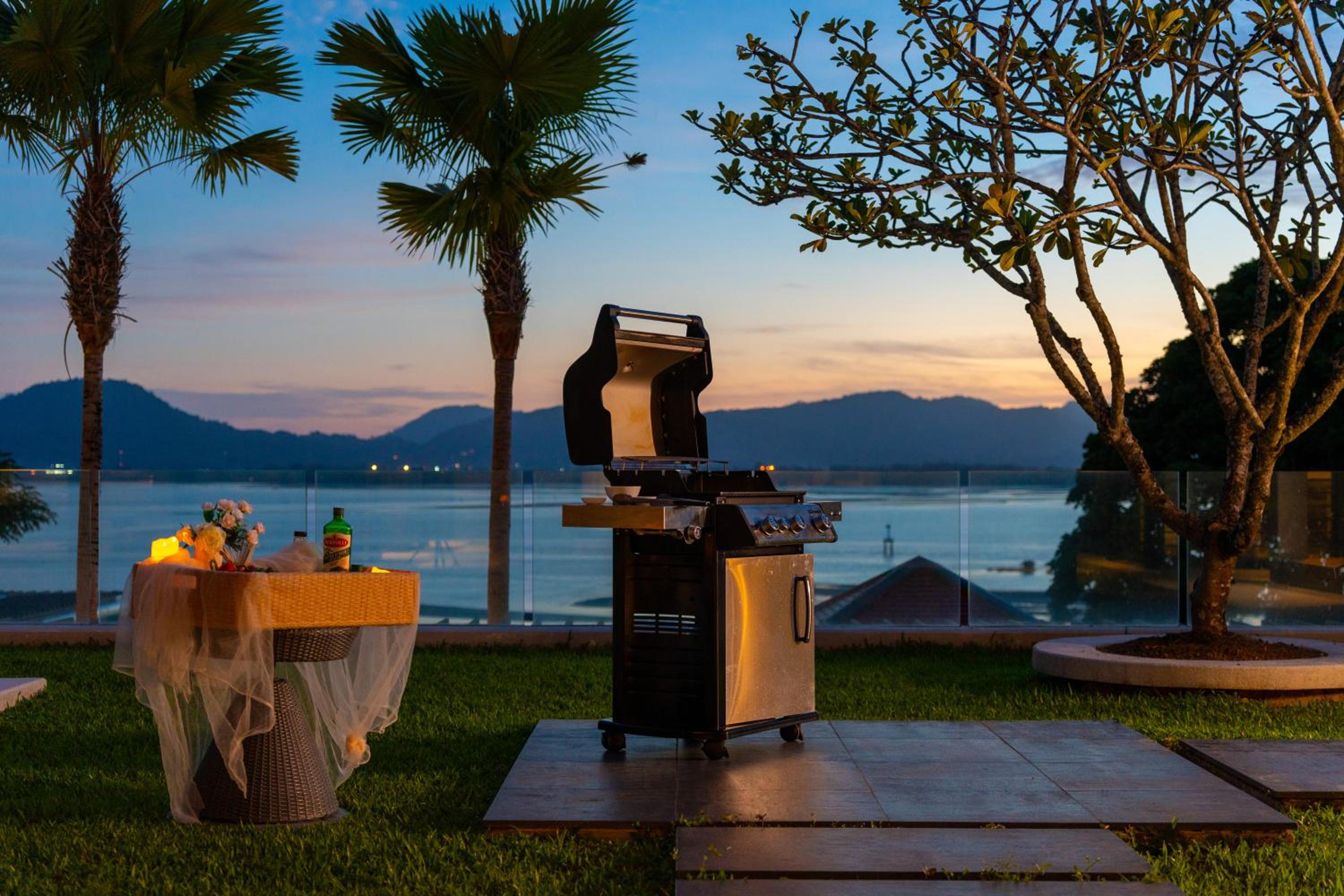 Villa Elegance Luxury Ocean View Pool Villa with Breakfas & Daily Maid Service
