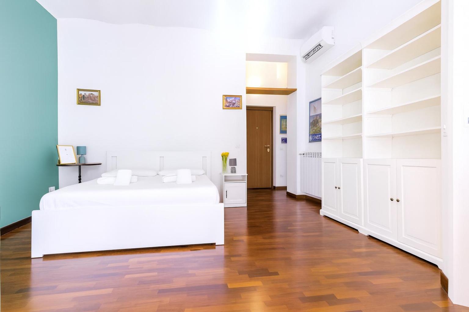 Elegantis Veniero Suite Apartment - 1 Minute Walk to Vatican Museums