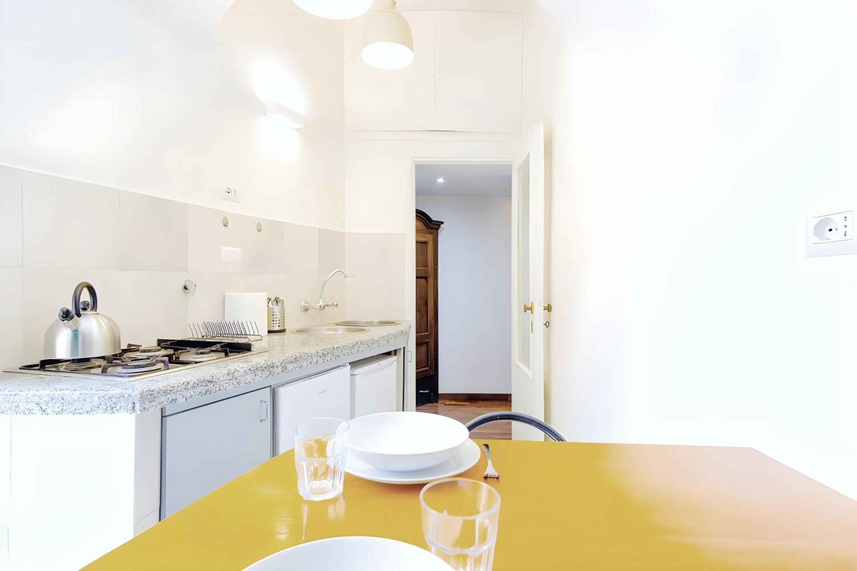 Elegantis Veniero Suite Apartment - 1 Minute Walk to Vatican Museums