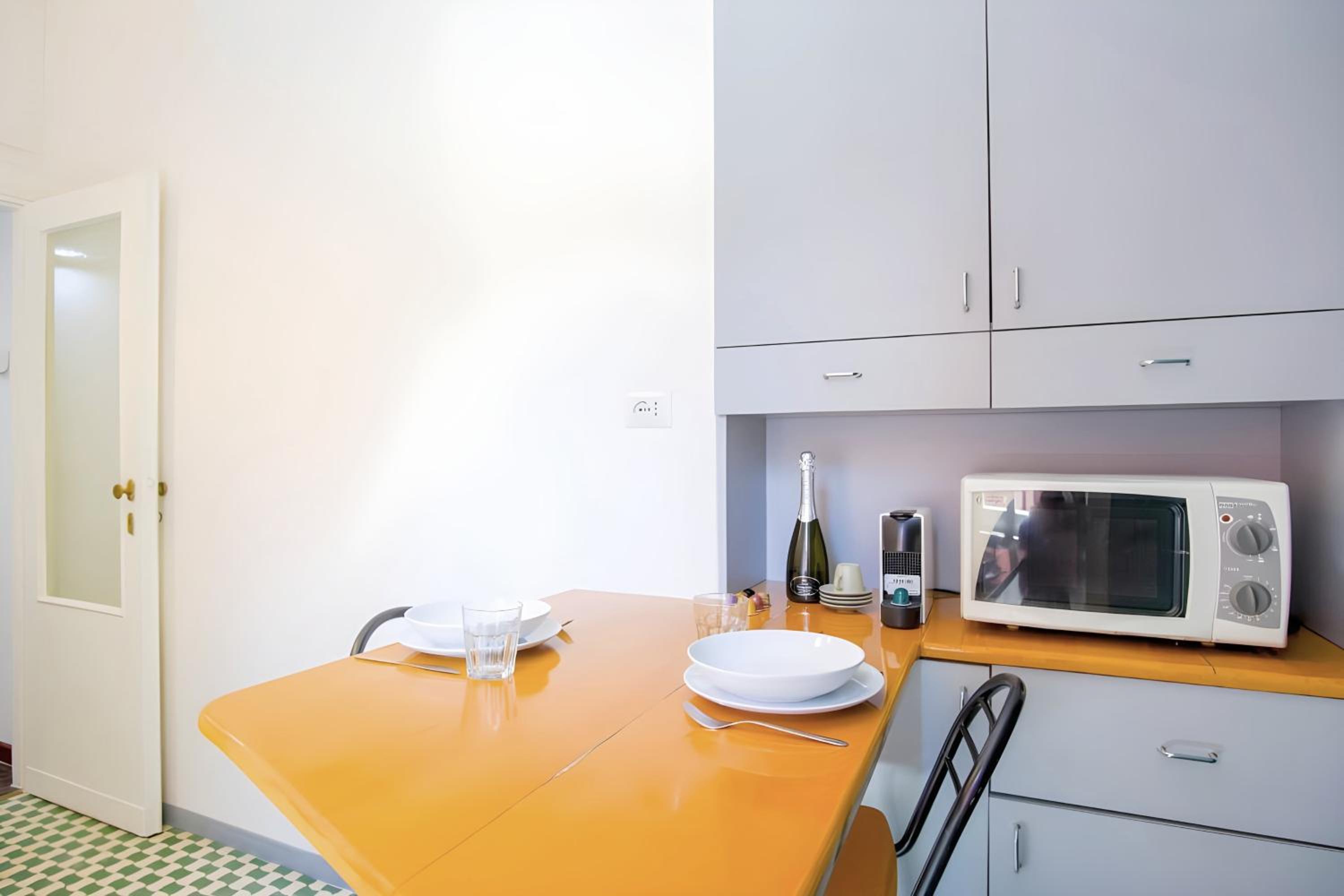 Elegantis Veniero Suite Apartment - 1 Minute Walk to Vatican Museums