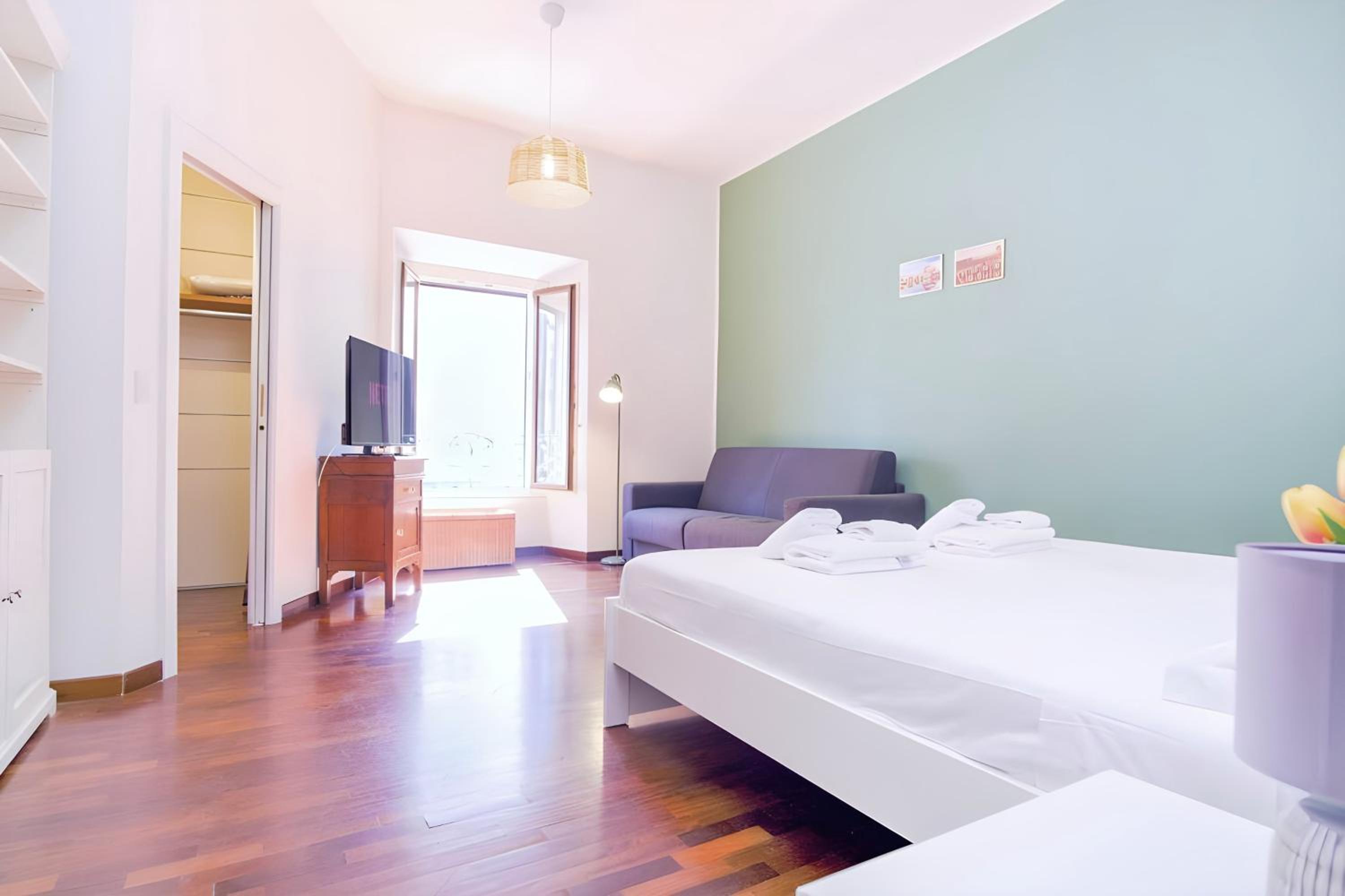 Elegantis Veniero Suite Apartment - 1 Minute Walk to Vatican Museums