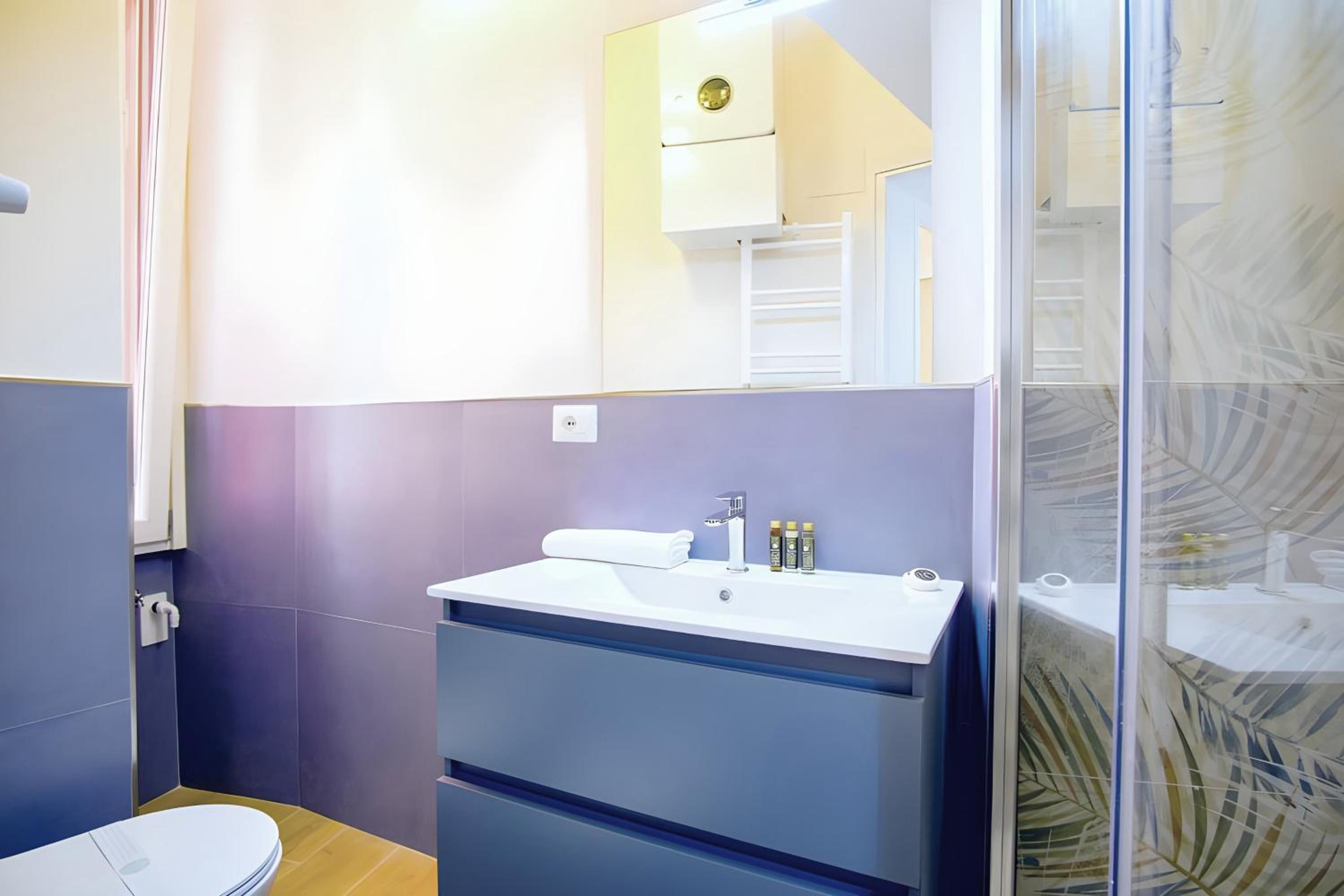 Elegantis Veniero Suite Apartment - 1 Minute Walk to Vatican Museums