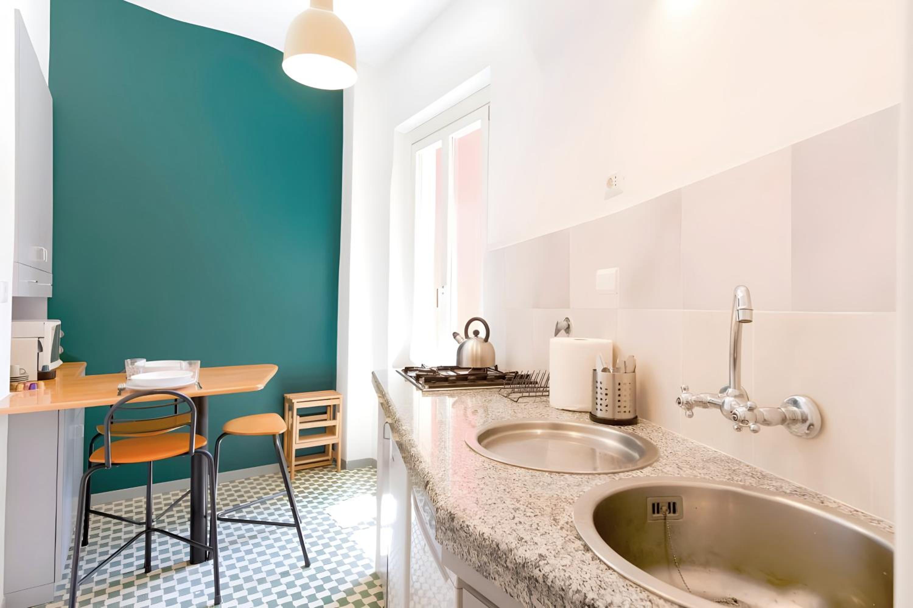 Elegantis Veniero Suite Apartment - 1 Minute Walk to Vatican Museums