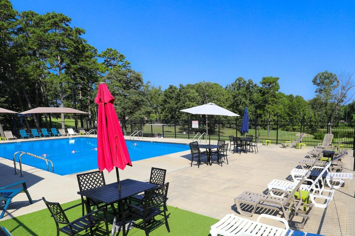 Cheerful Hot Springs Village Condo