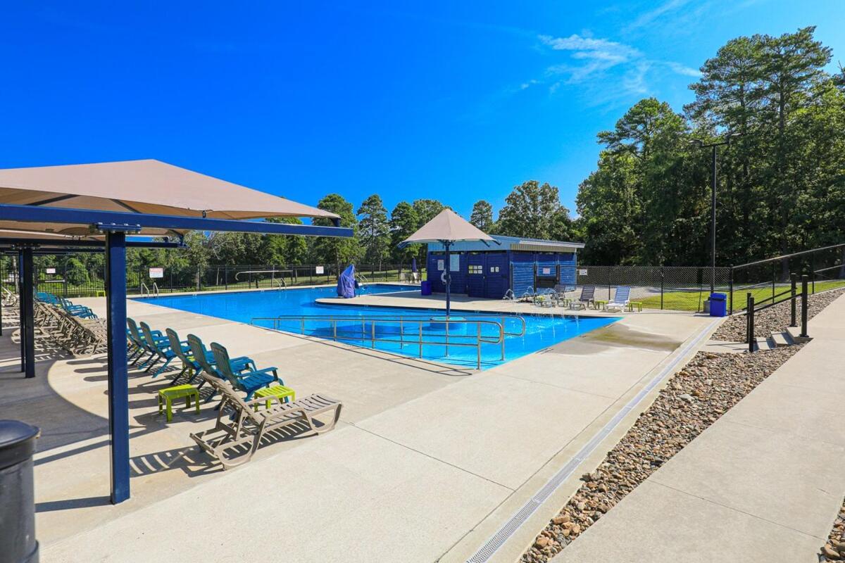 Cheerful Hot Springs Village Condo