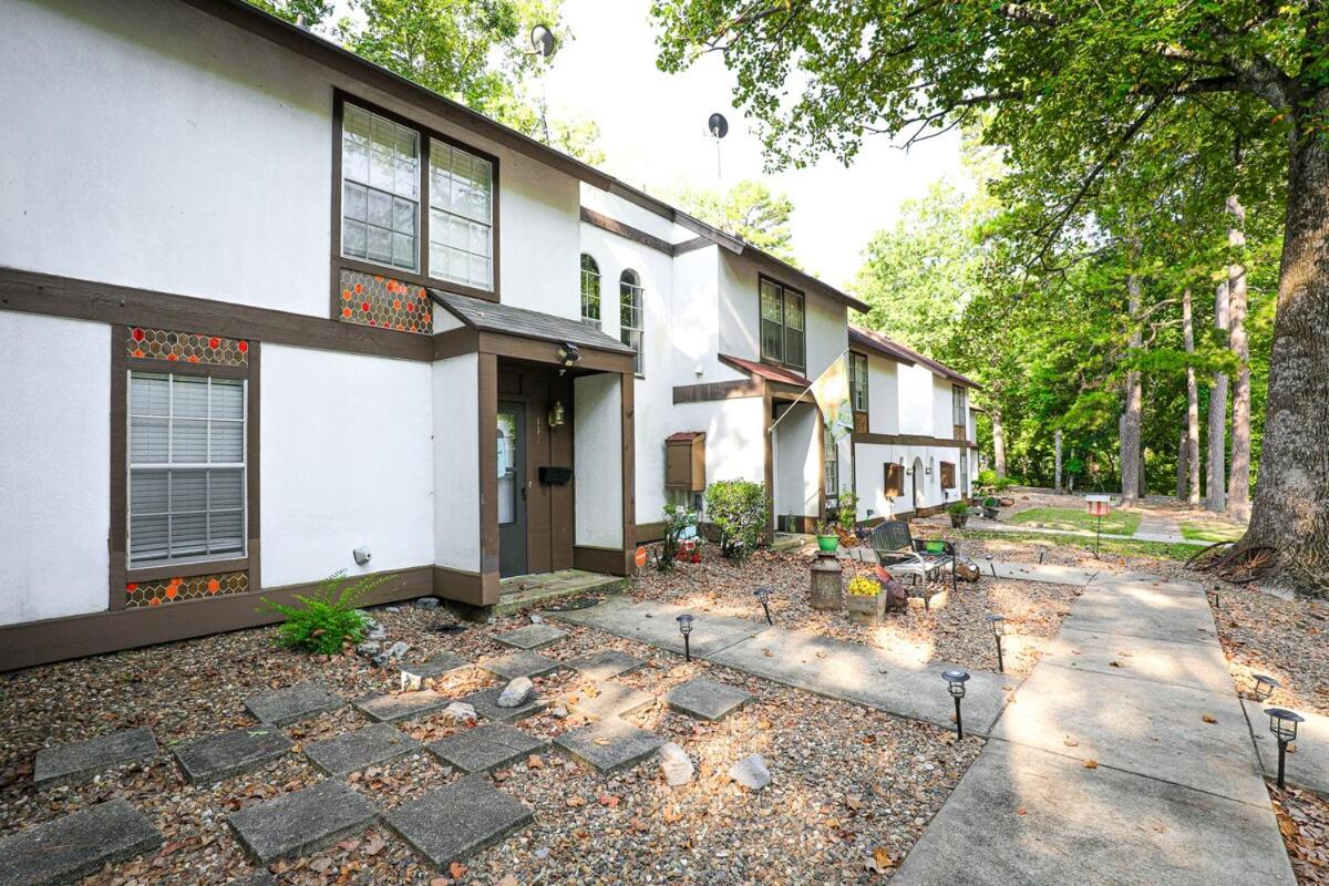 Cheerful Hot Springs Village Condo