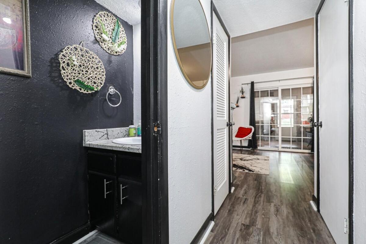 Cheerful Hot Springs Village Condo