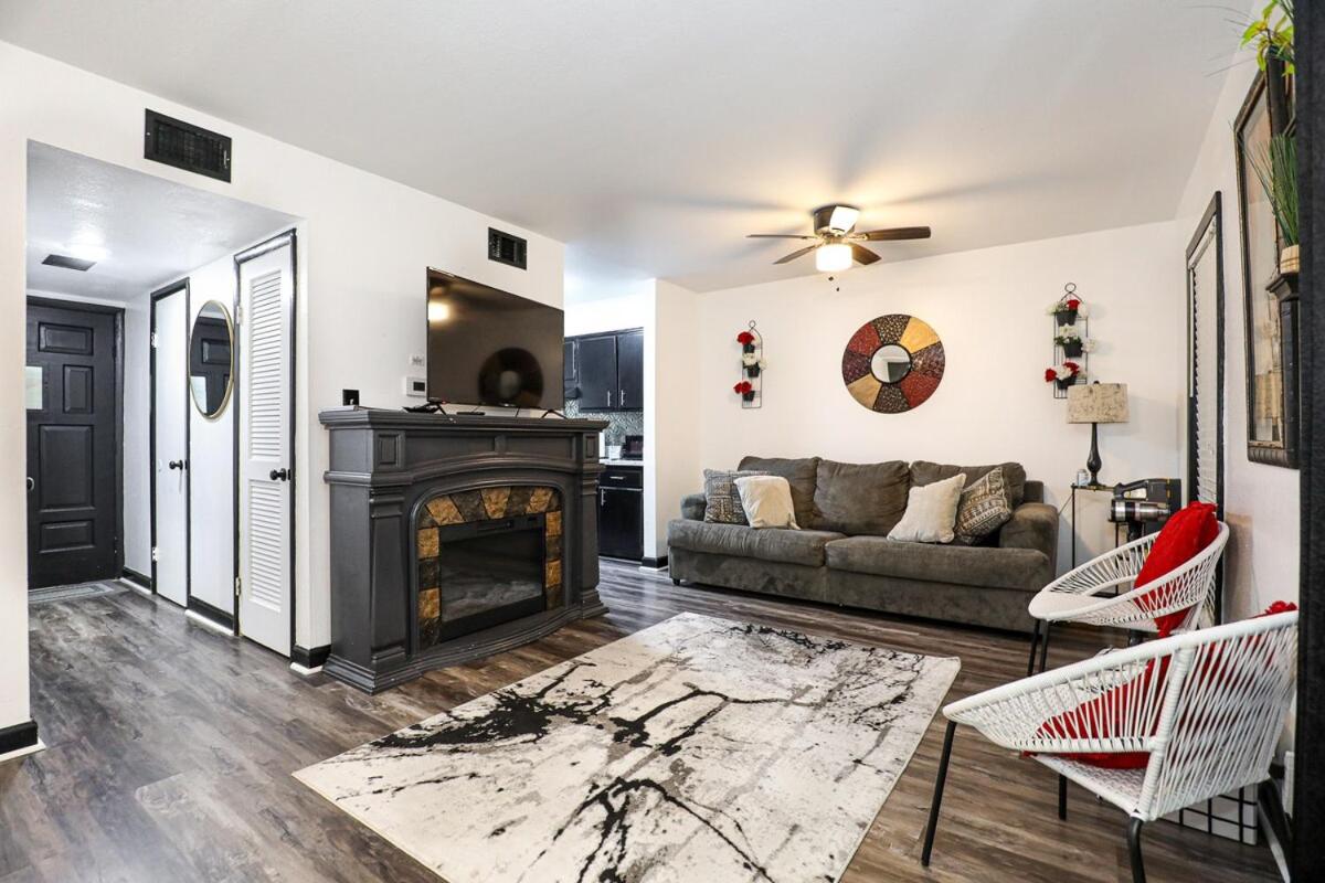 Cheerful Hot Springs Village Condo