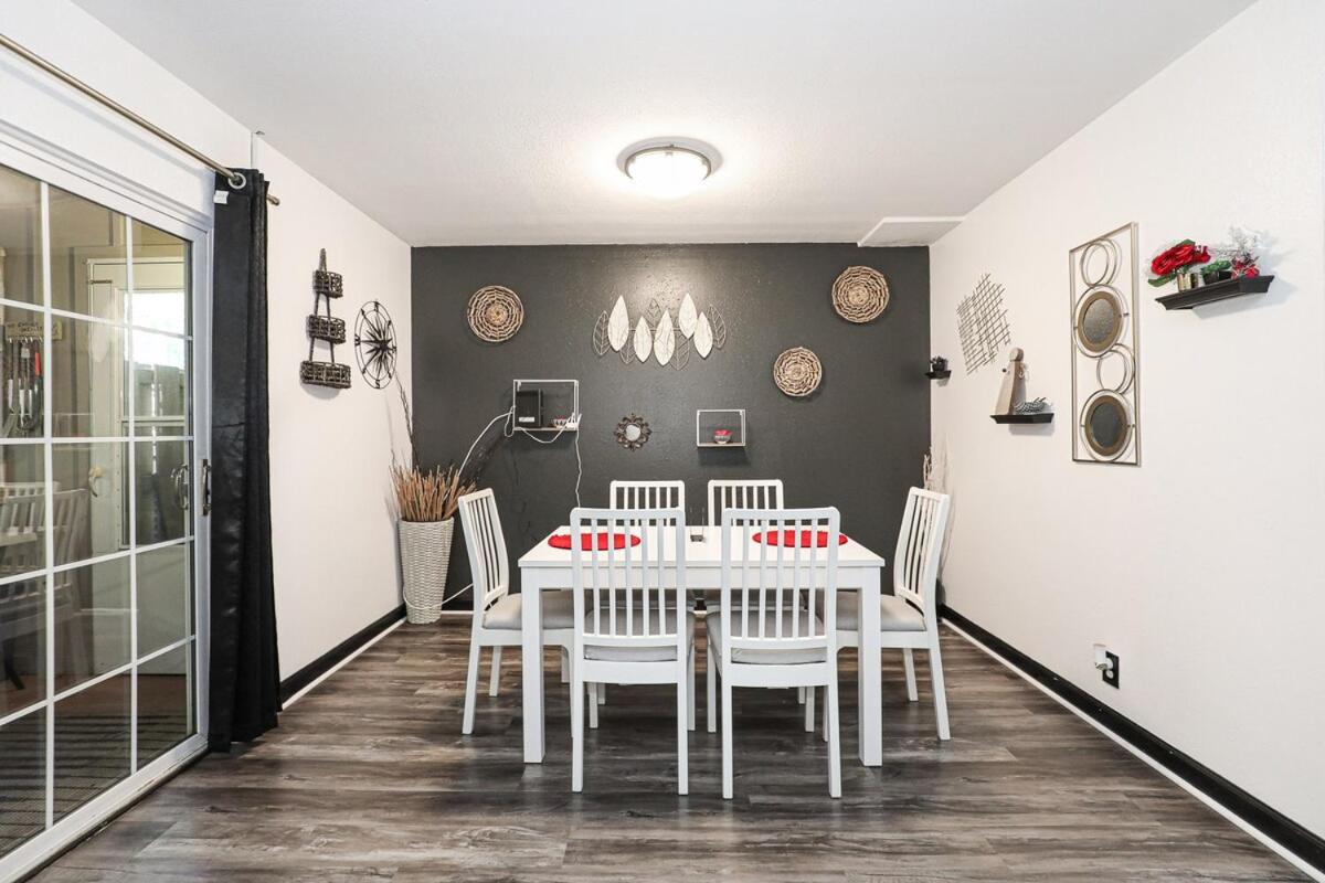 Cheerful Hot Springs Village Condo
