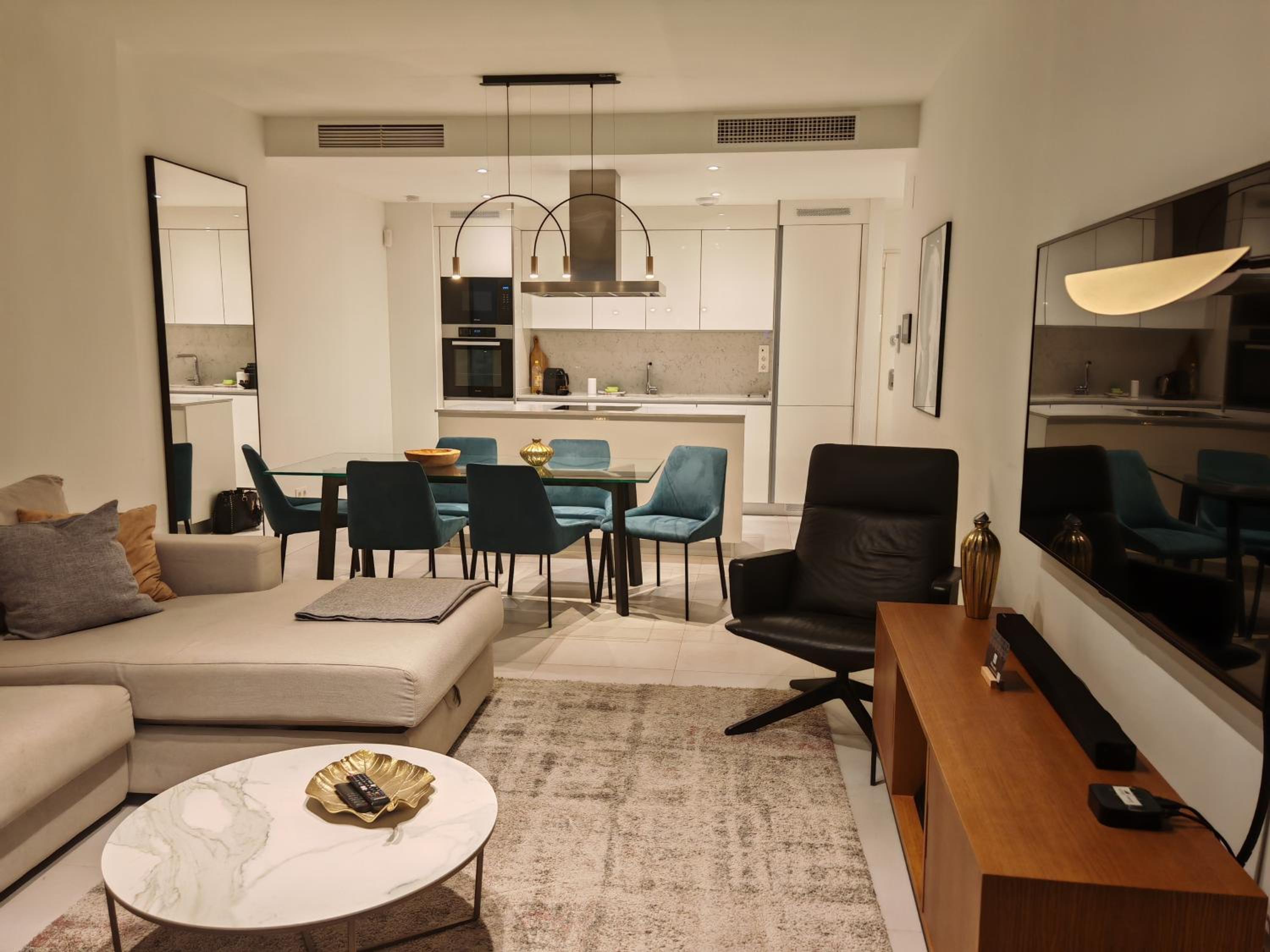 Luxury apartment with sea view and private pool at Santa Barbara Heights