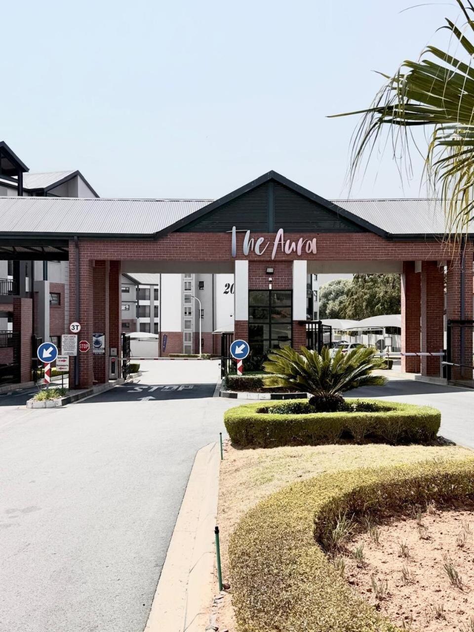 The Aura 344 Swimming pool & gym-work or play