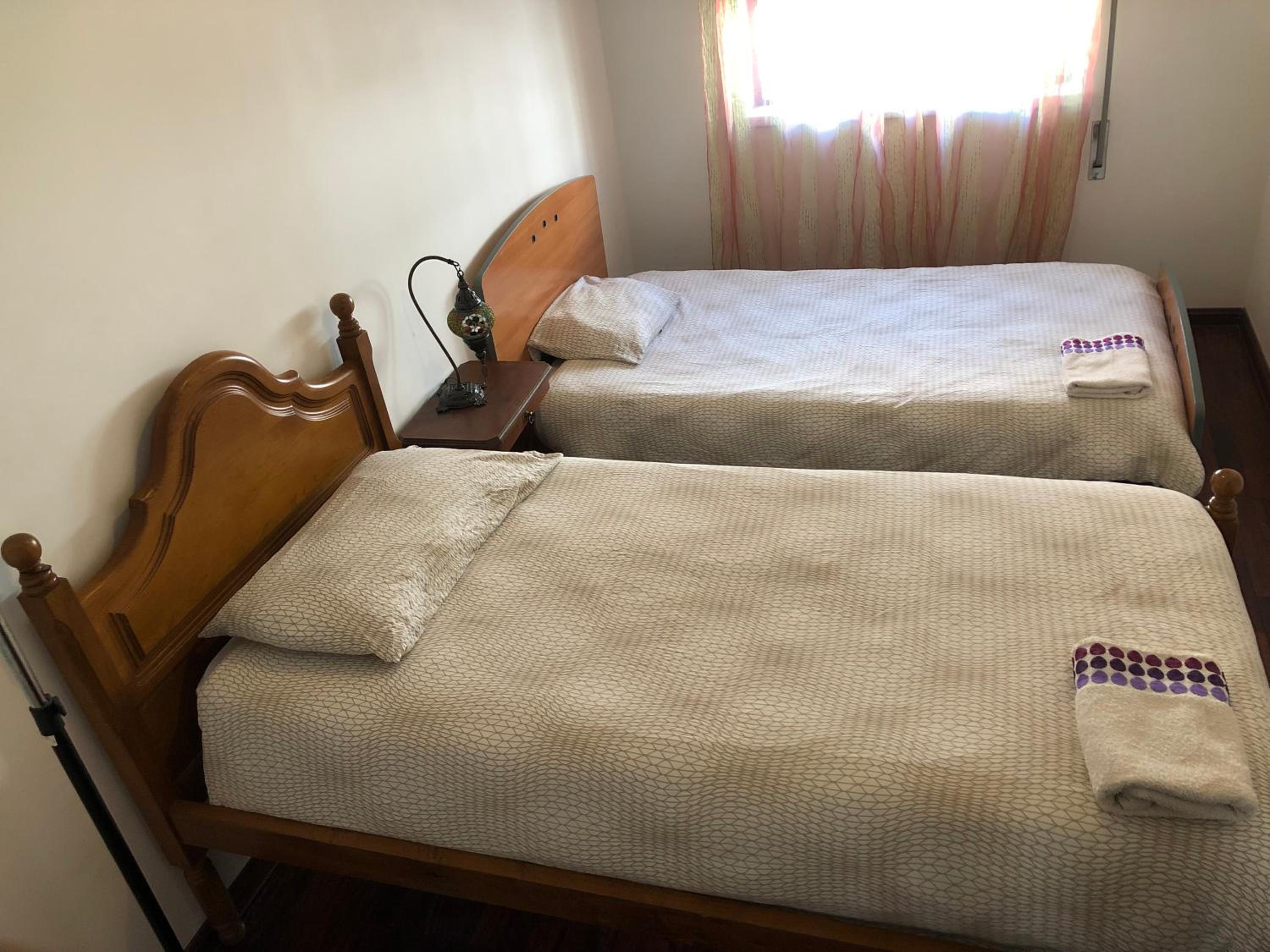Entire 3 bed rooms Apartment with Private wc !