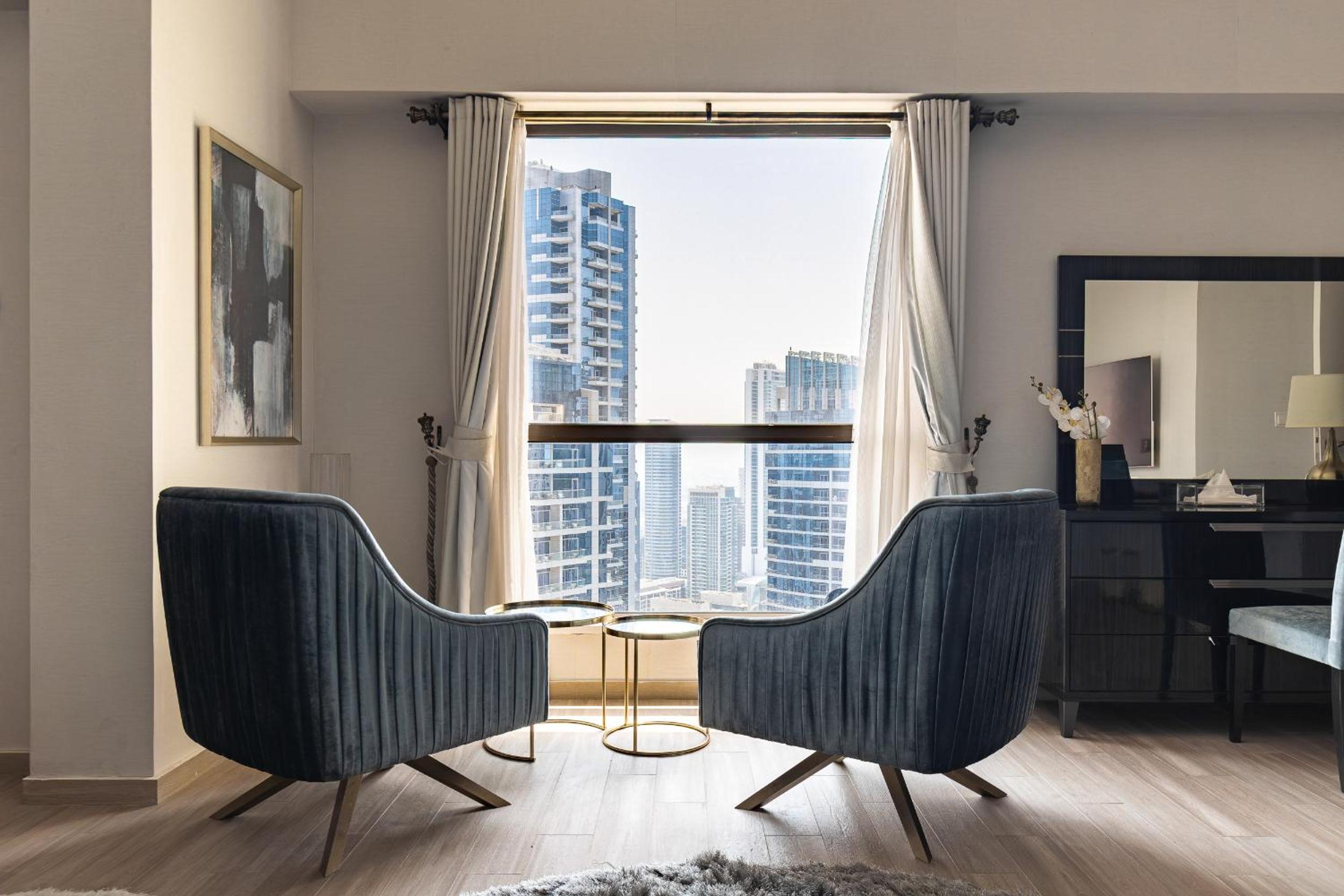 Simply Comfort Vacation Homes Rental Lux Penthouse 4BR Apartment with Iconic Marina Views in Sadaf2 JBR