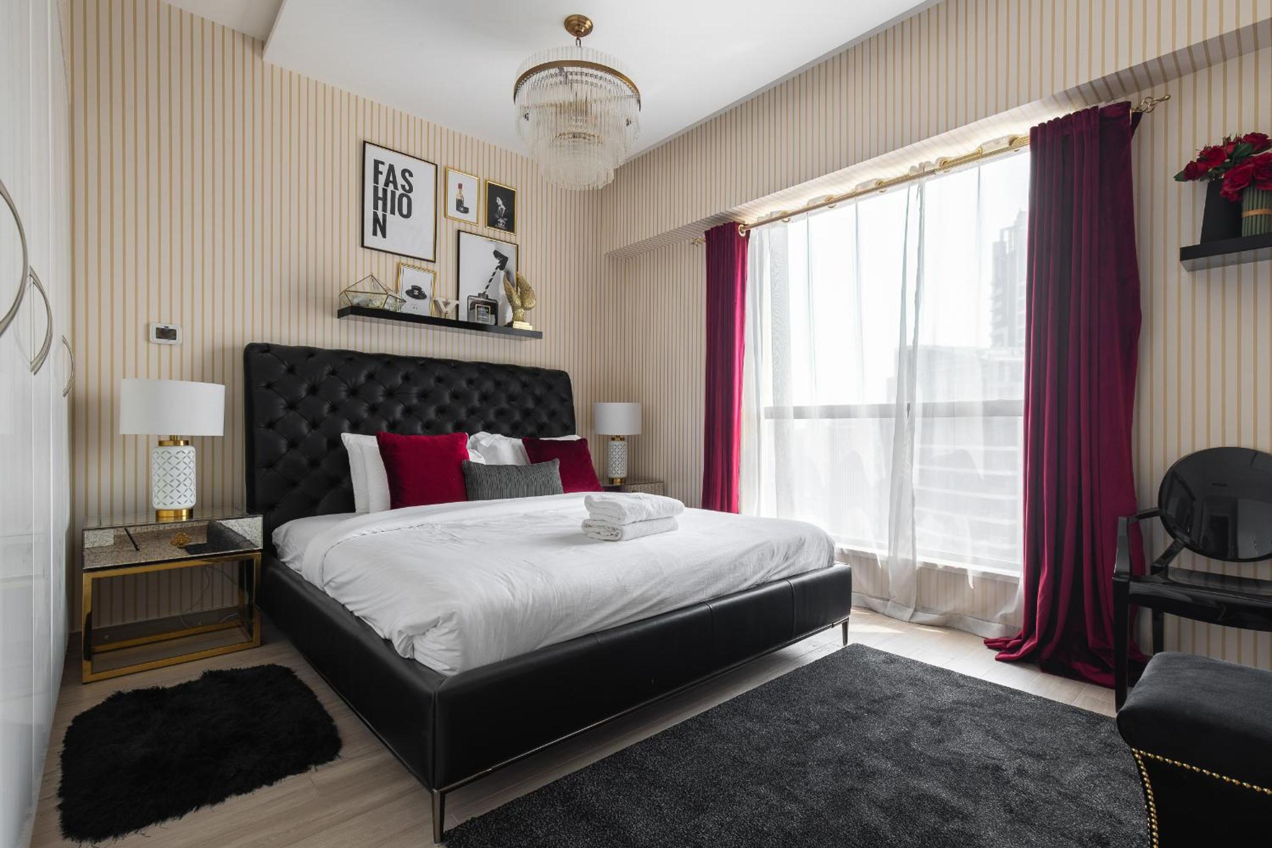 Simply Comfort Vacation Homes Rental Lux Penthouse 4BR Apartment with Iconic Marina Views in Sadaf2 JBR
