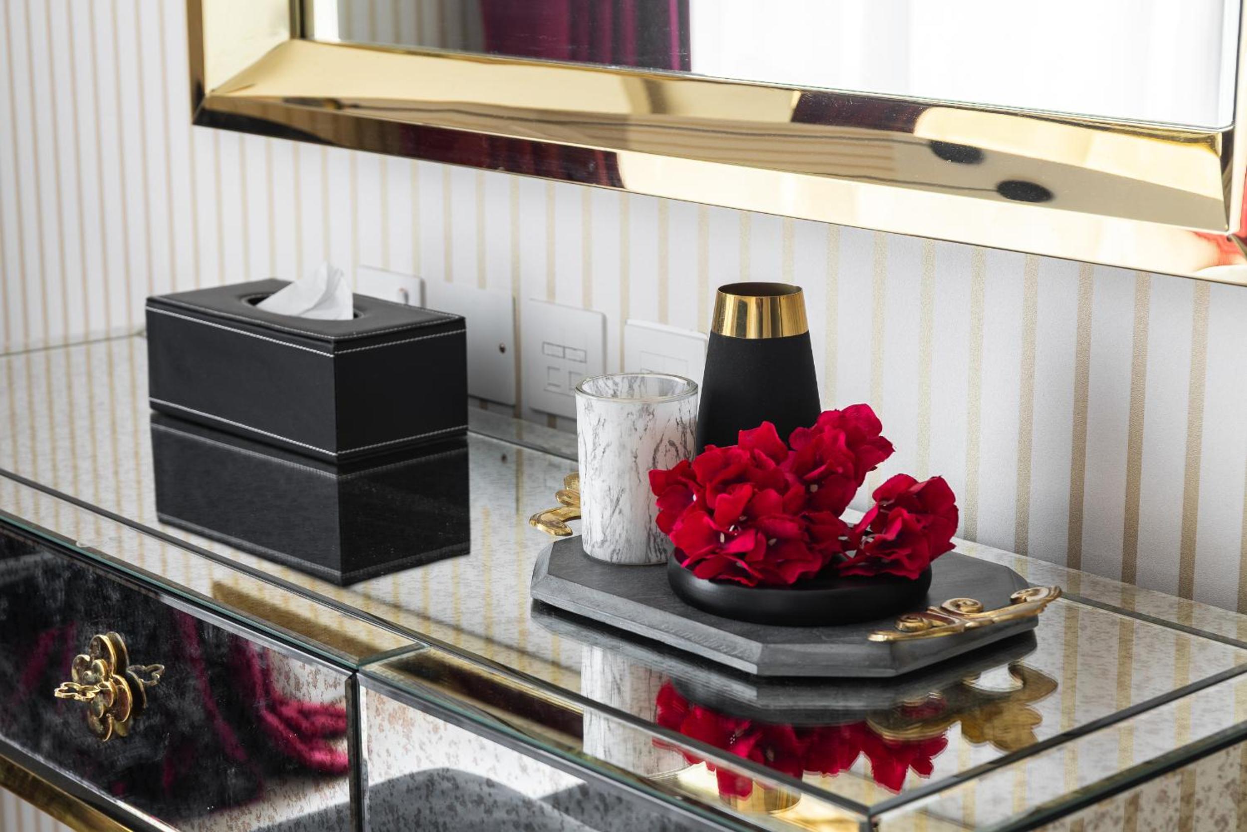Simply Comfort Vacation Homes Rental Lux Penthouse 4BR Apartment with Iconic Marina Views in Sadaf2 JBR