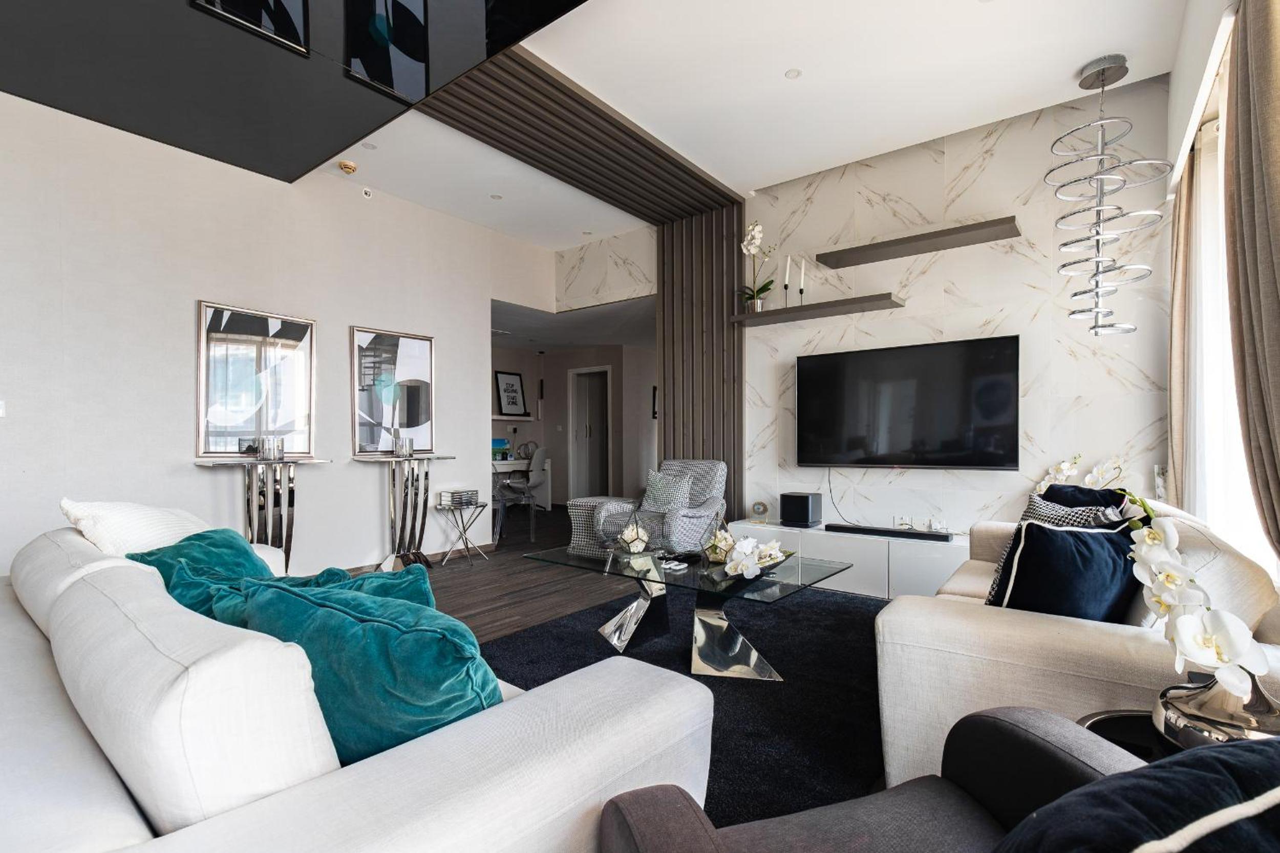 Simply Comfort Vacation Homes Rental Lux Penthouse 4BR Apartment with Iconic Marina Views in Sadaf2 JBR