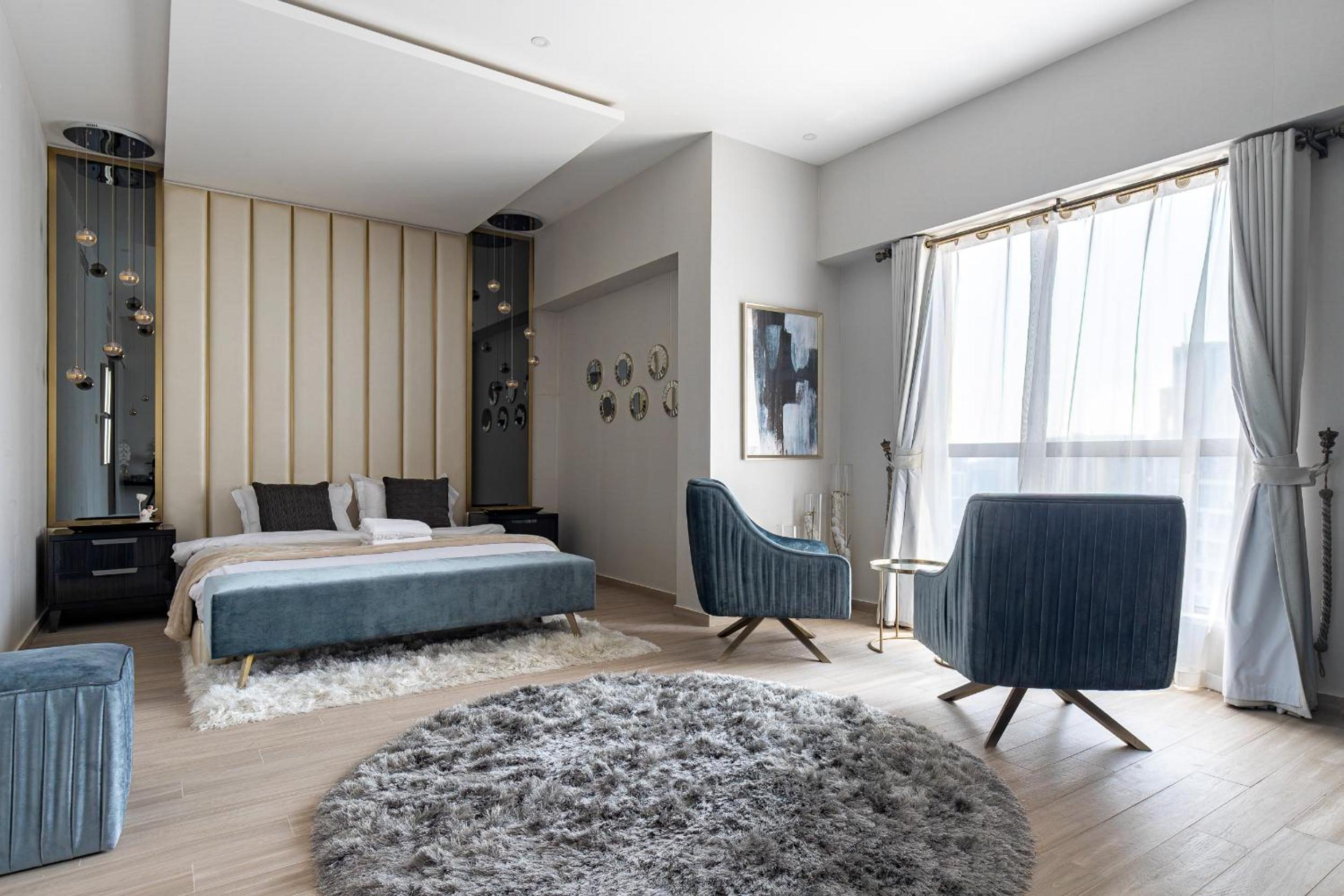Simply Comfort Vacation Homes Rental Lux Penthouse 4BR Apartment with Iconic Marina Views in Sadaf2 JBR
