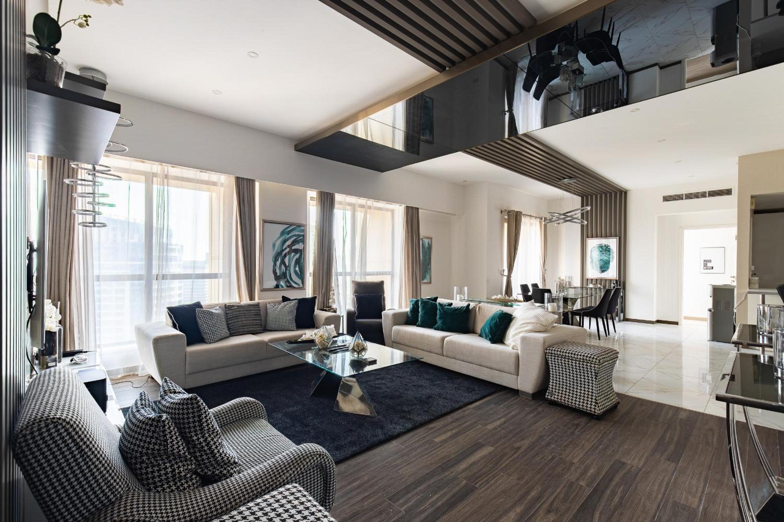 Simply Comfort Vacation Homes Rental Lux Penthouse 4BR Apartment with Iconic Marina Views in Sadaf2 JBR