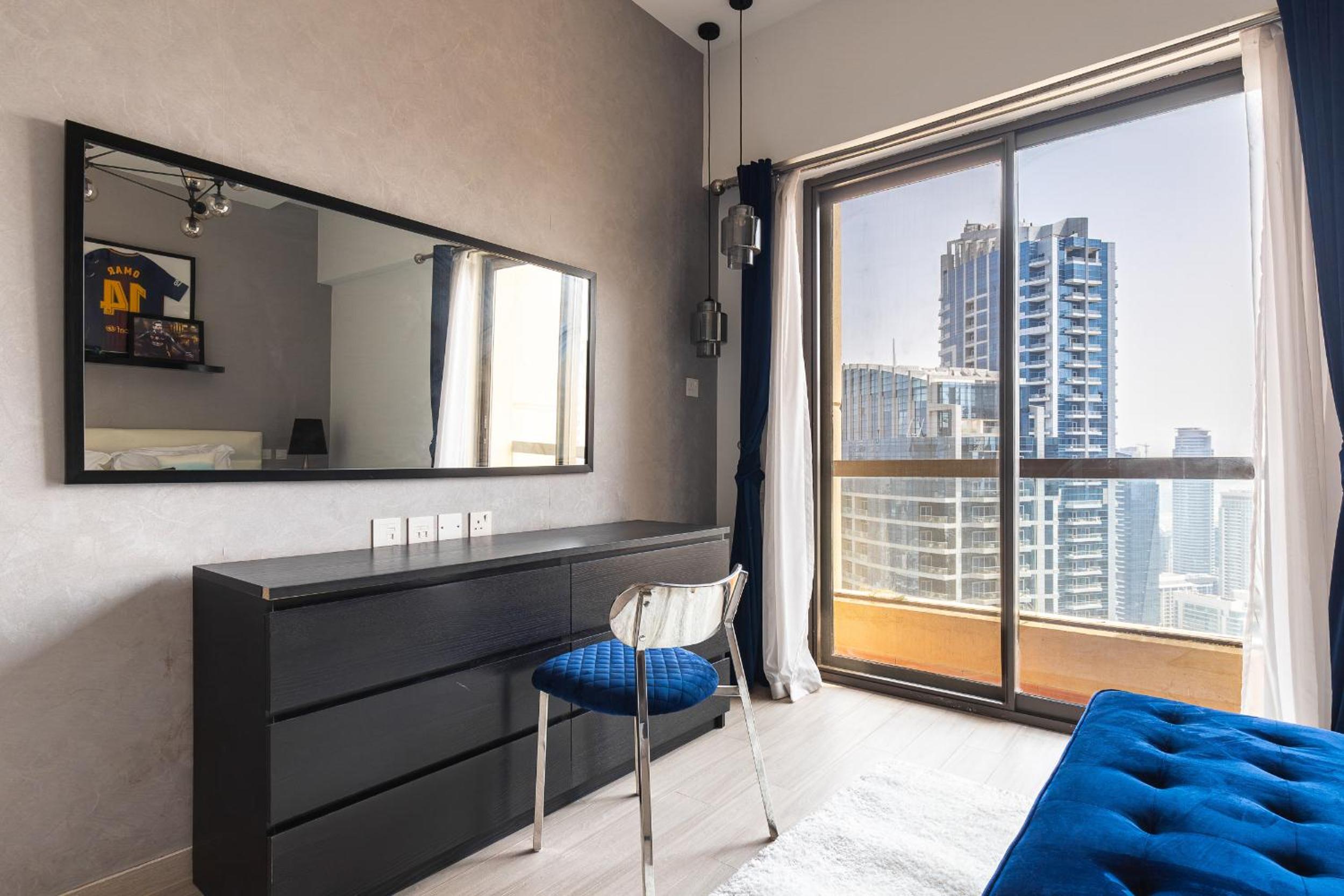 Simply Comfort Vacation Homes Rental Lux Penthouse 4BR Apartment with Iconic Marina Views in Sadaf2 JBR