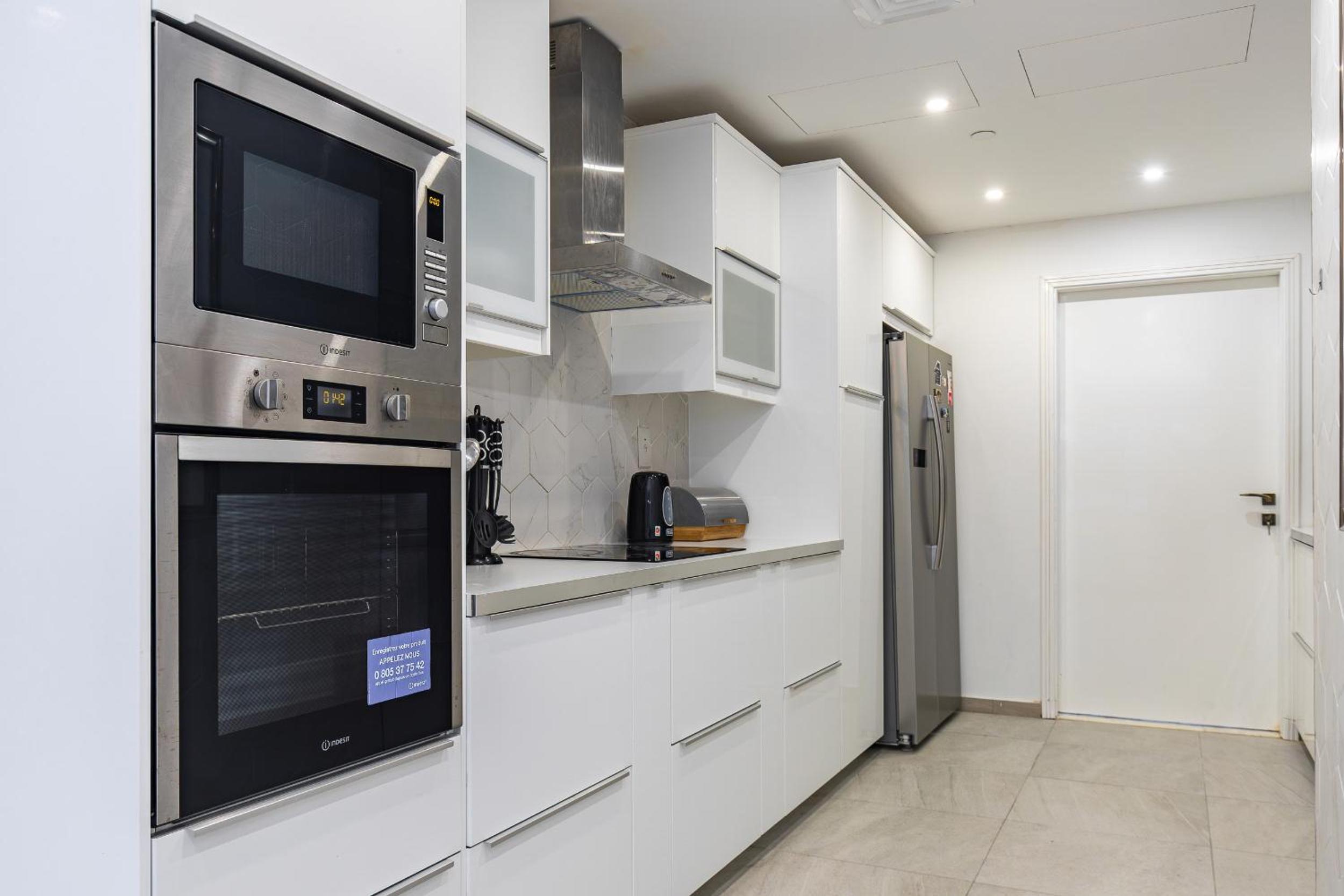 Simply Comfort Vacation Homes Rental Lux Penthouse 4BR Apartment with Iconic Marina Views in Sadaf2 JBR
