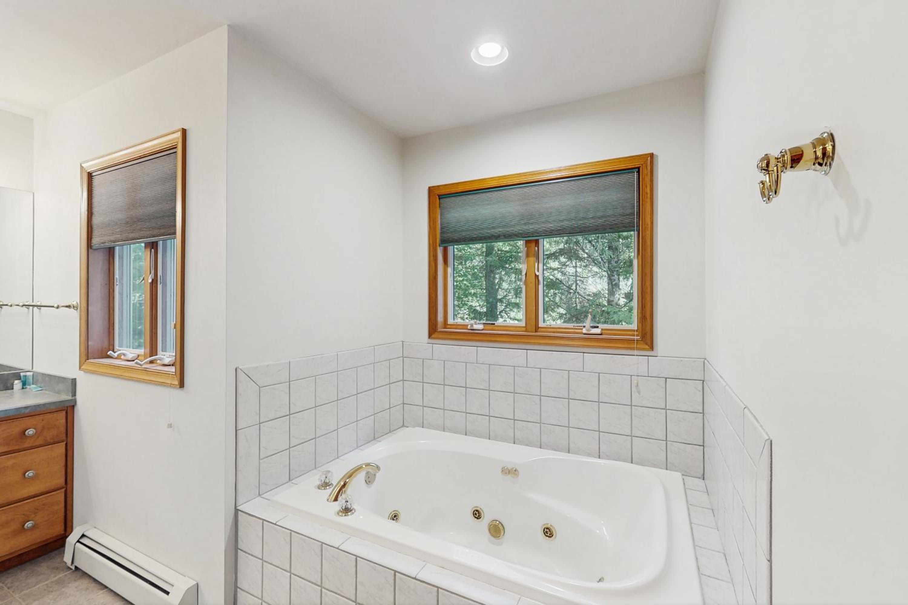 Beach and Dock! Group-Friendly Albrightsville Gem