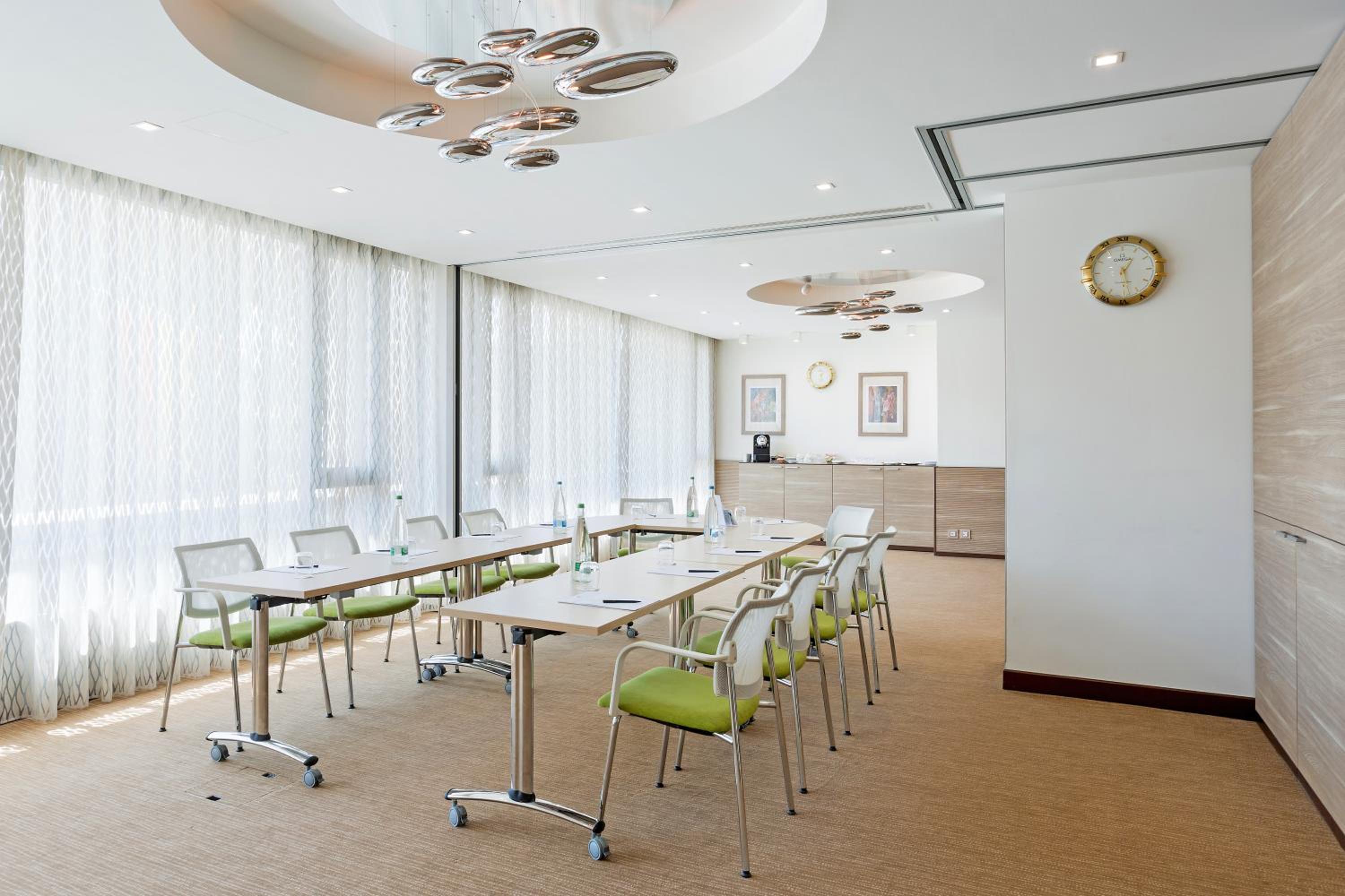 Lausanne Vacations - Continental Hotel Lausanne - Property Image 5