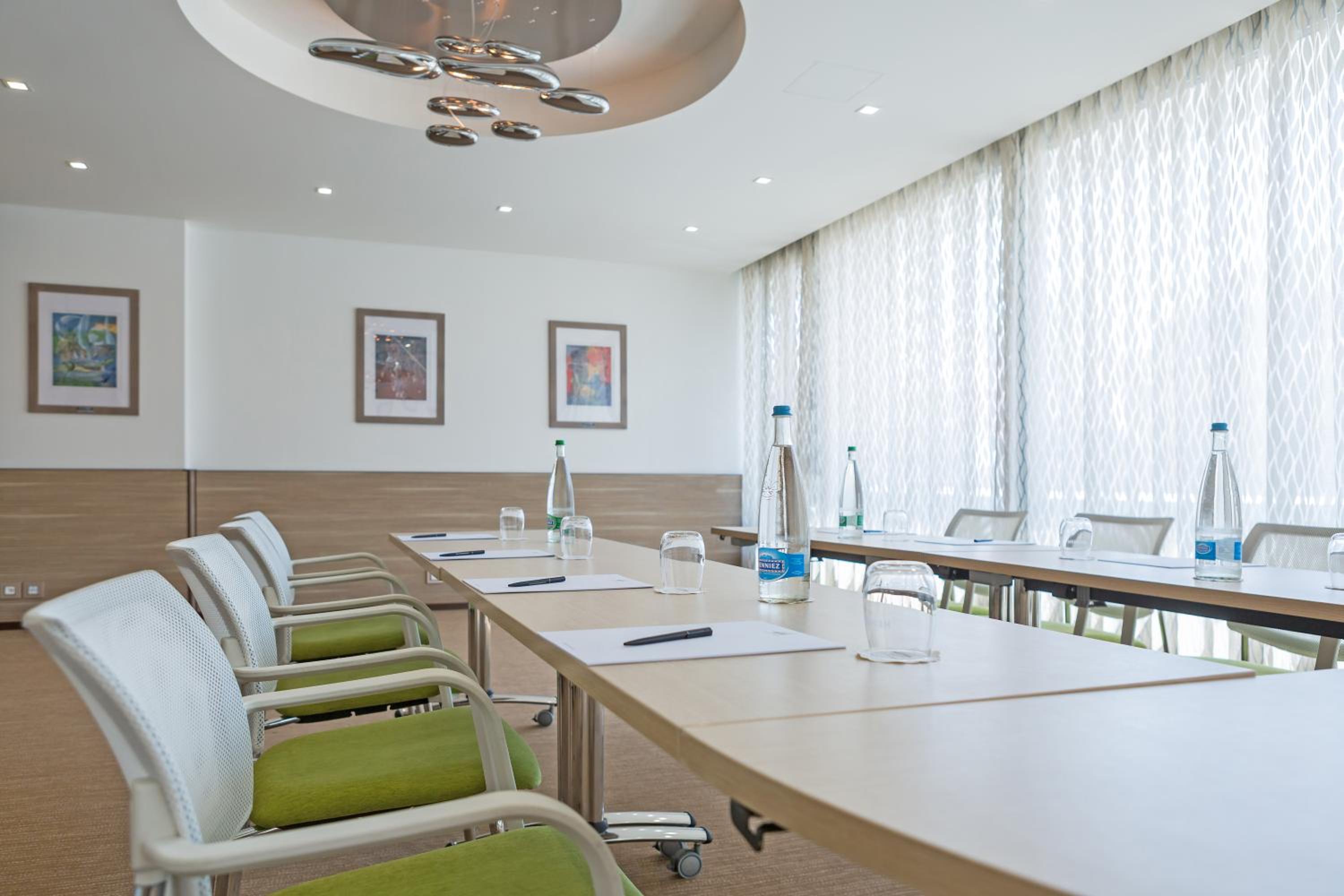 Lausanne Vacations - Continental Hotel Lausanne - Property Image 11