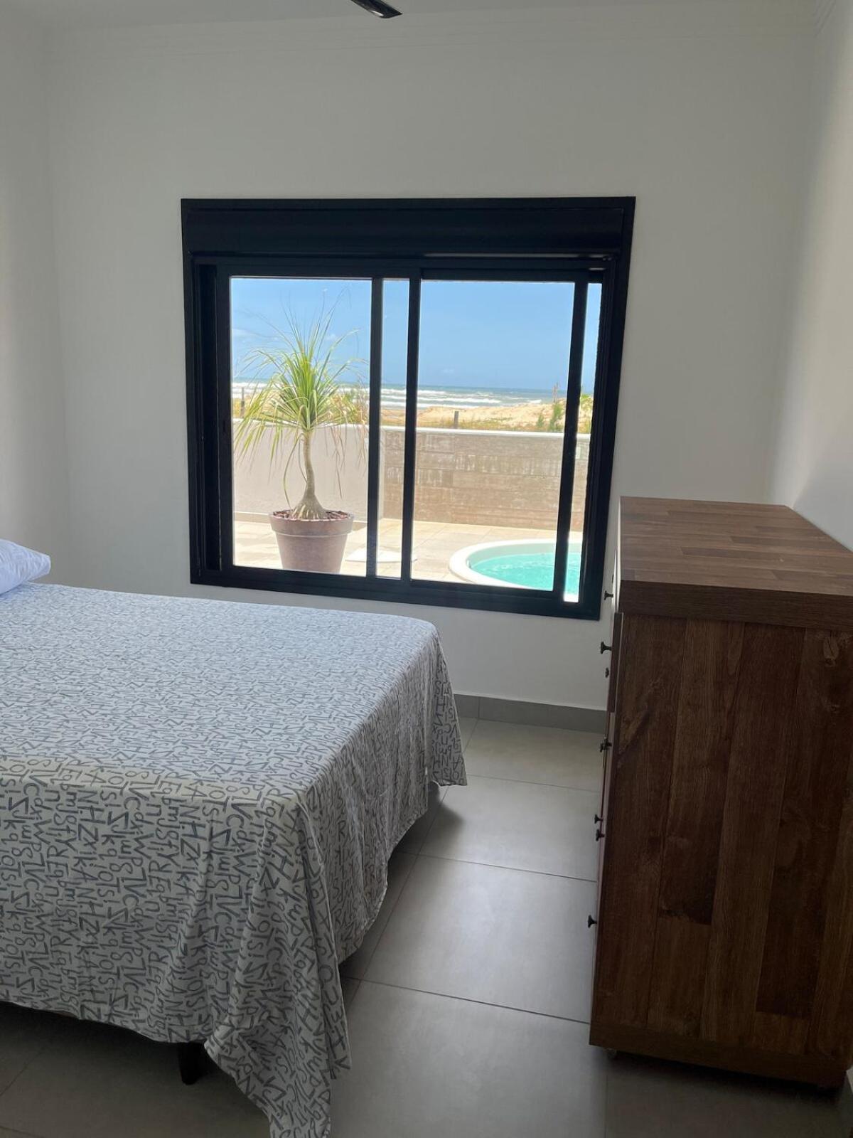 Linda Casa with pool 5 minutes from the airport