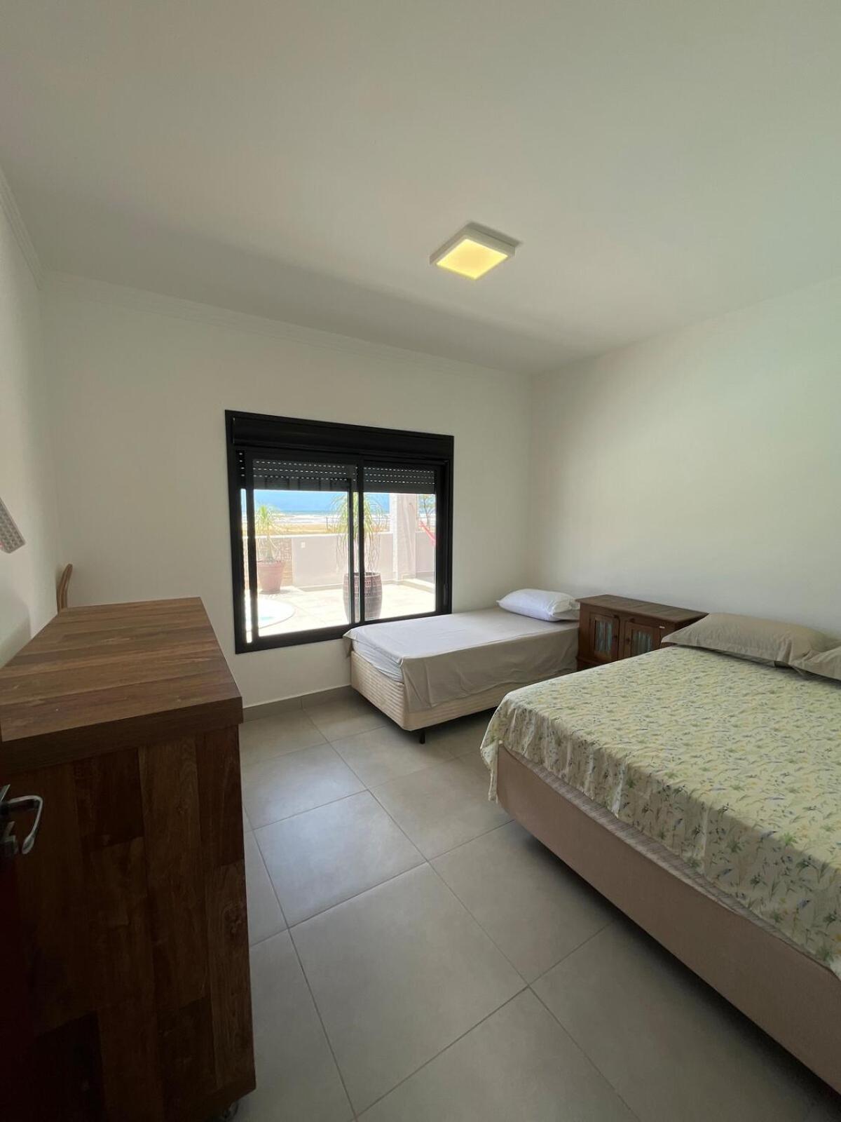 Linda Casa with pool 5 minutes from the airport
