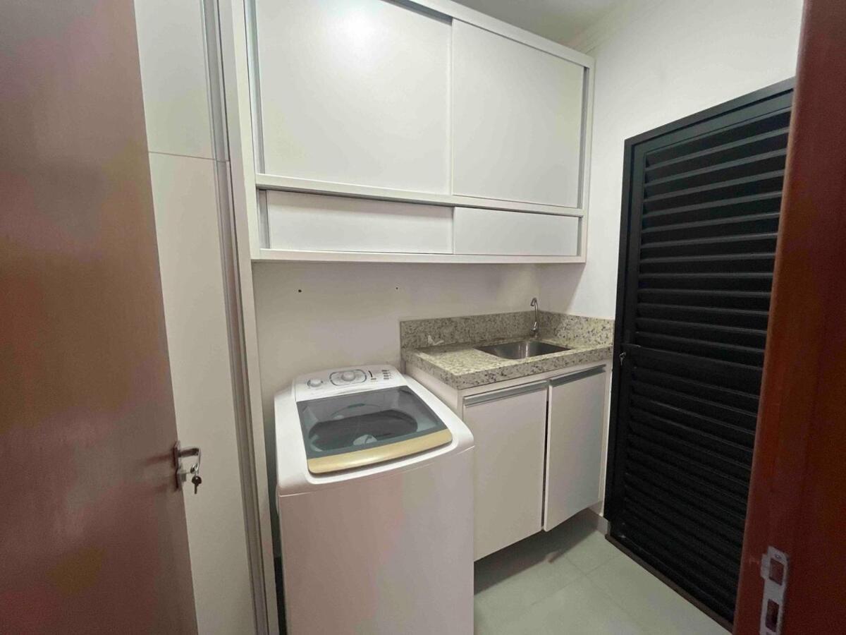 Linda Casa with pool 5 minutes from the airport