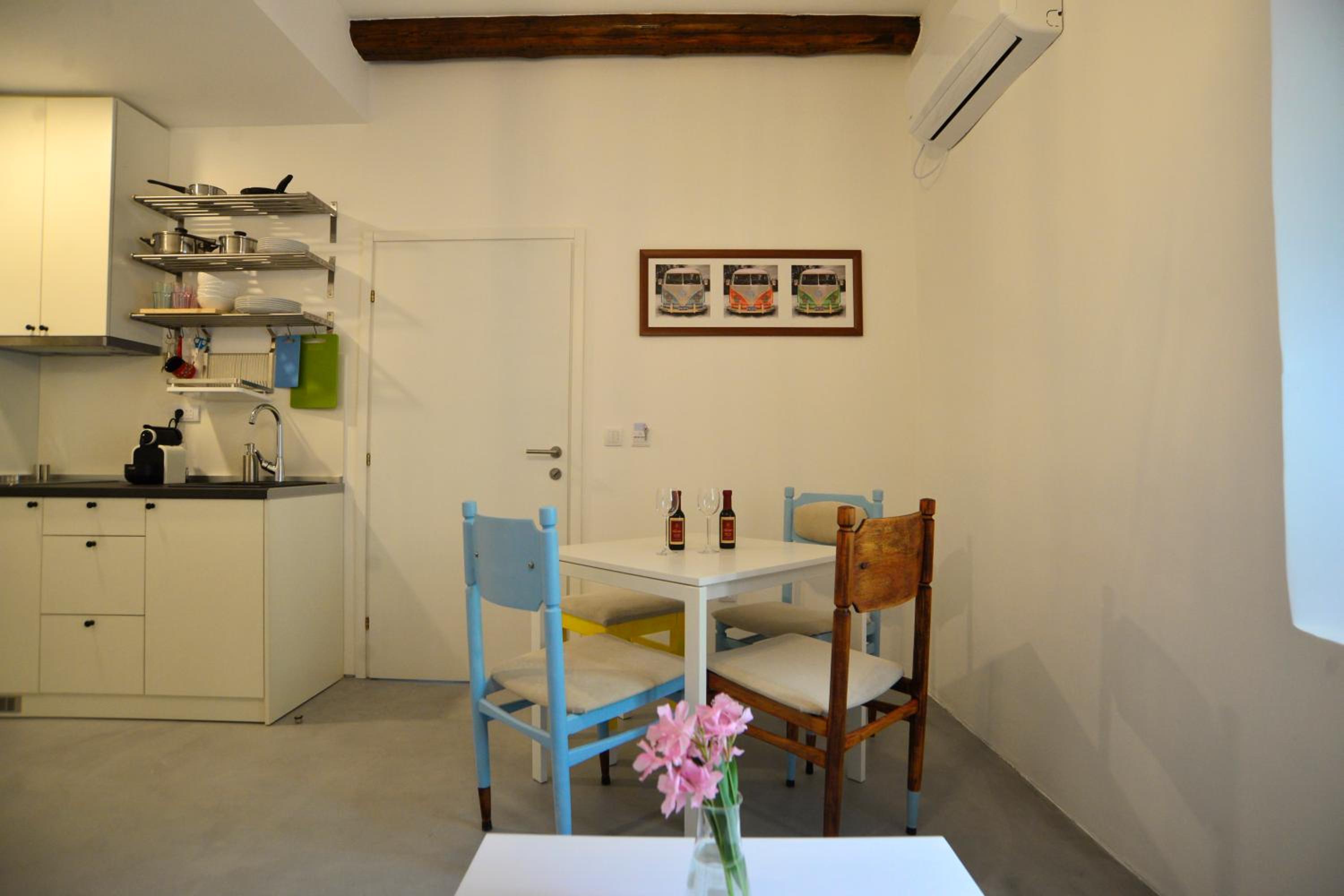 House 561 view 3