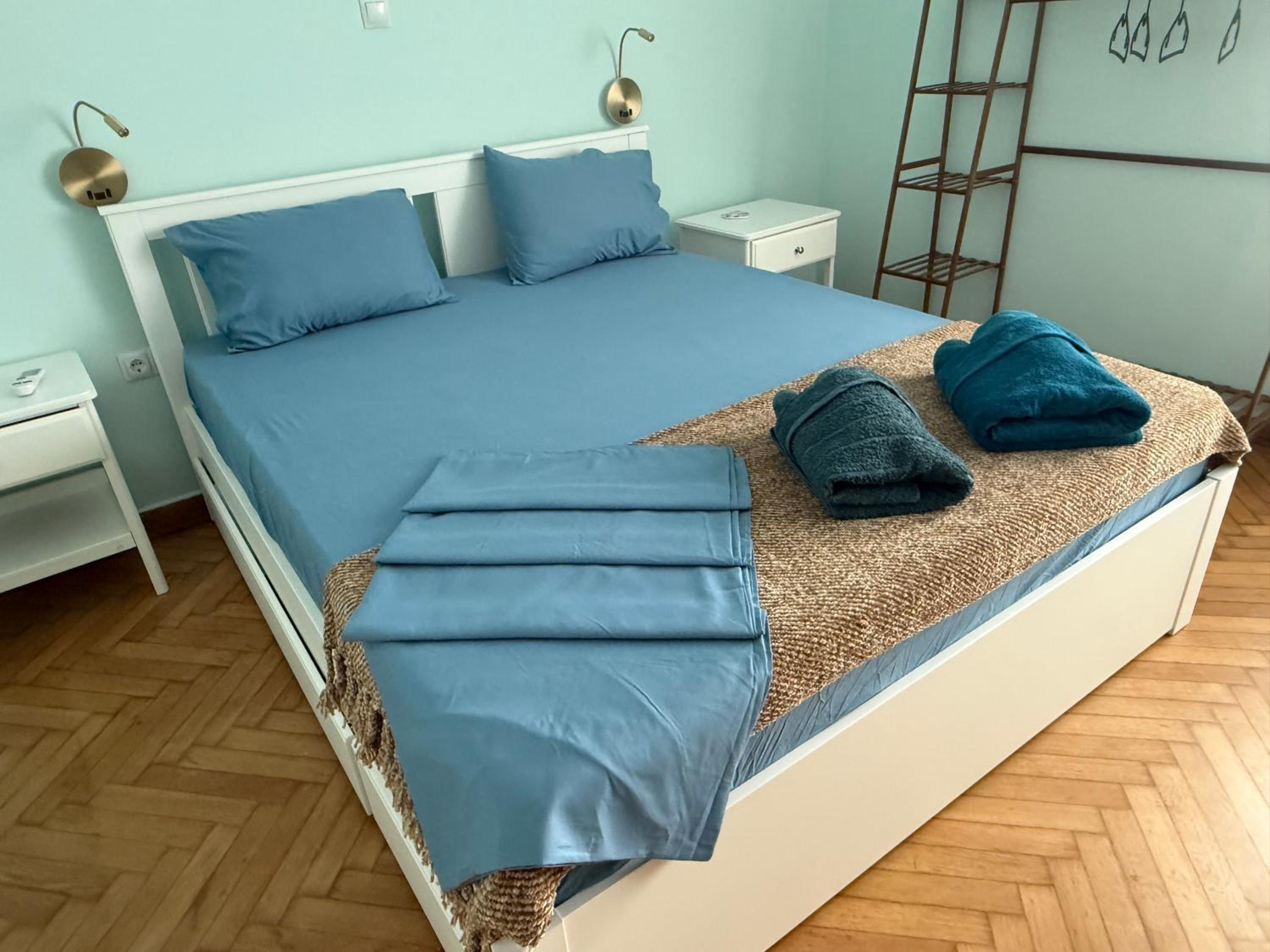 A bright flat with garden, a private urban oasis in Athens