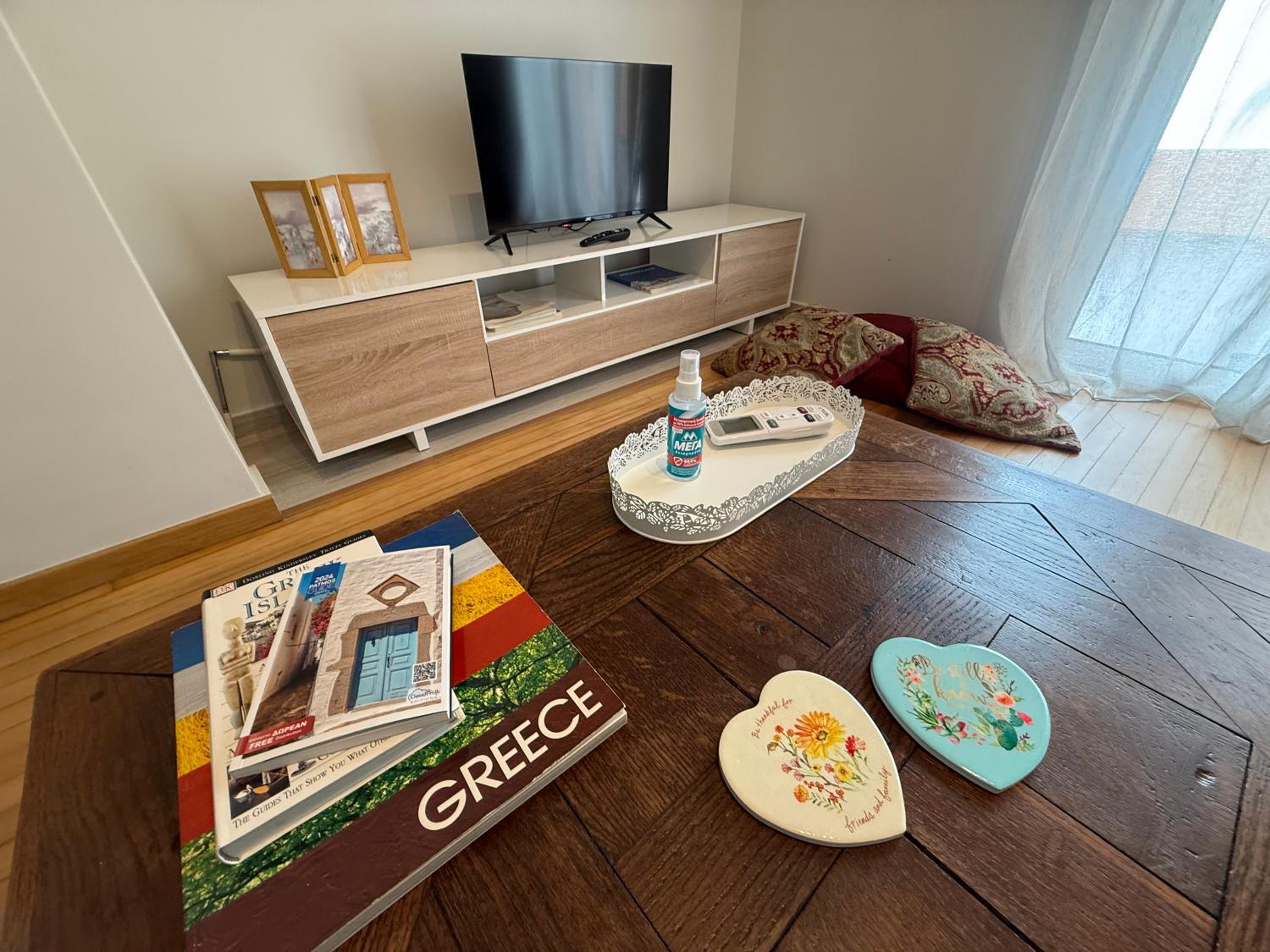 A bright flat with garden, a private urban oasis in Athens