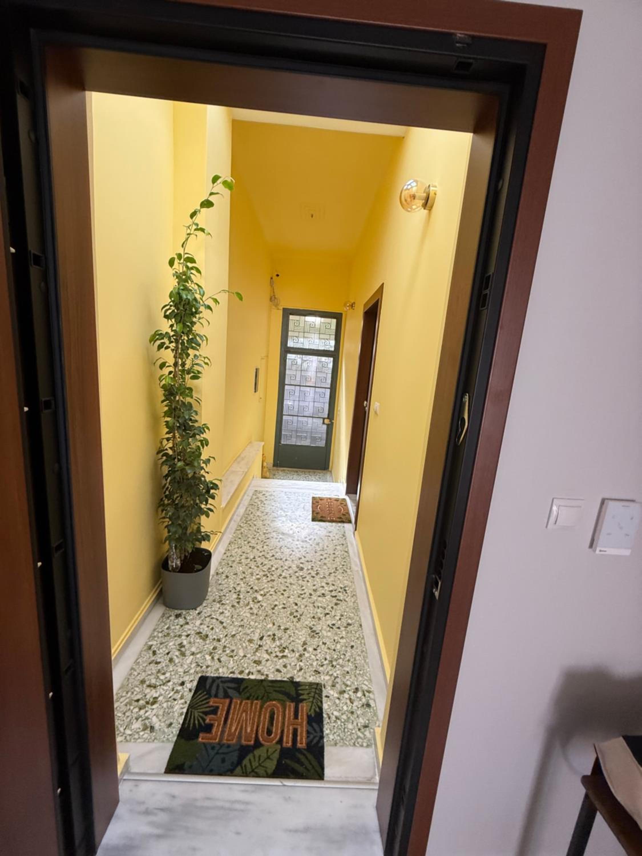 A bright flat with garden, a private urban oasis in Athens