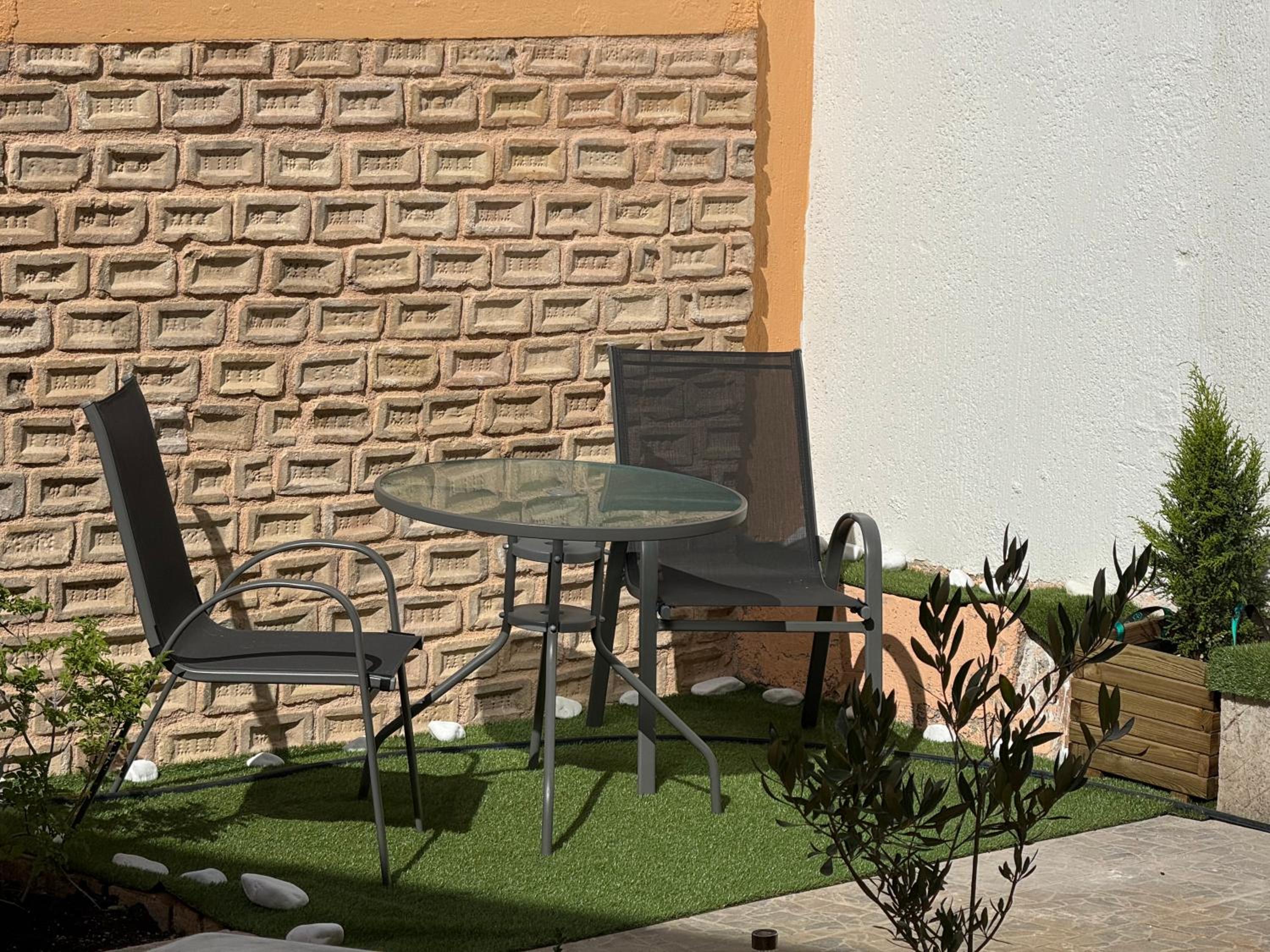 A bright flat with garden, a private urban oasis in Athens