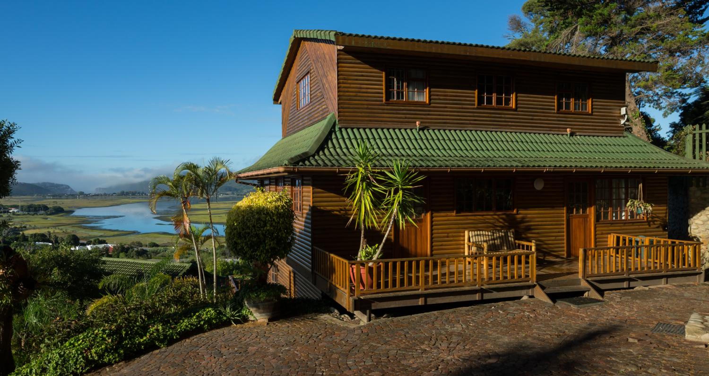 Big Tree House Lodge