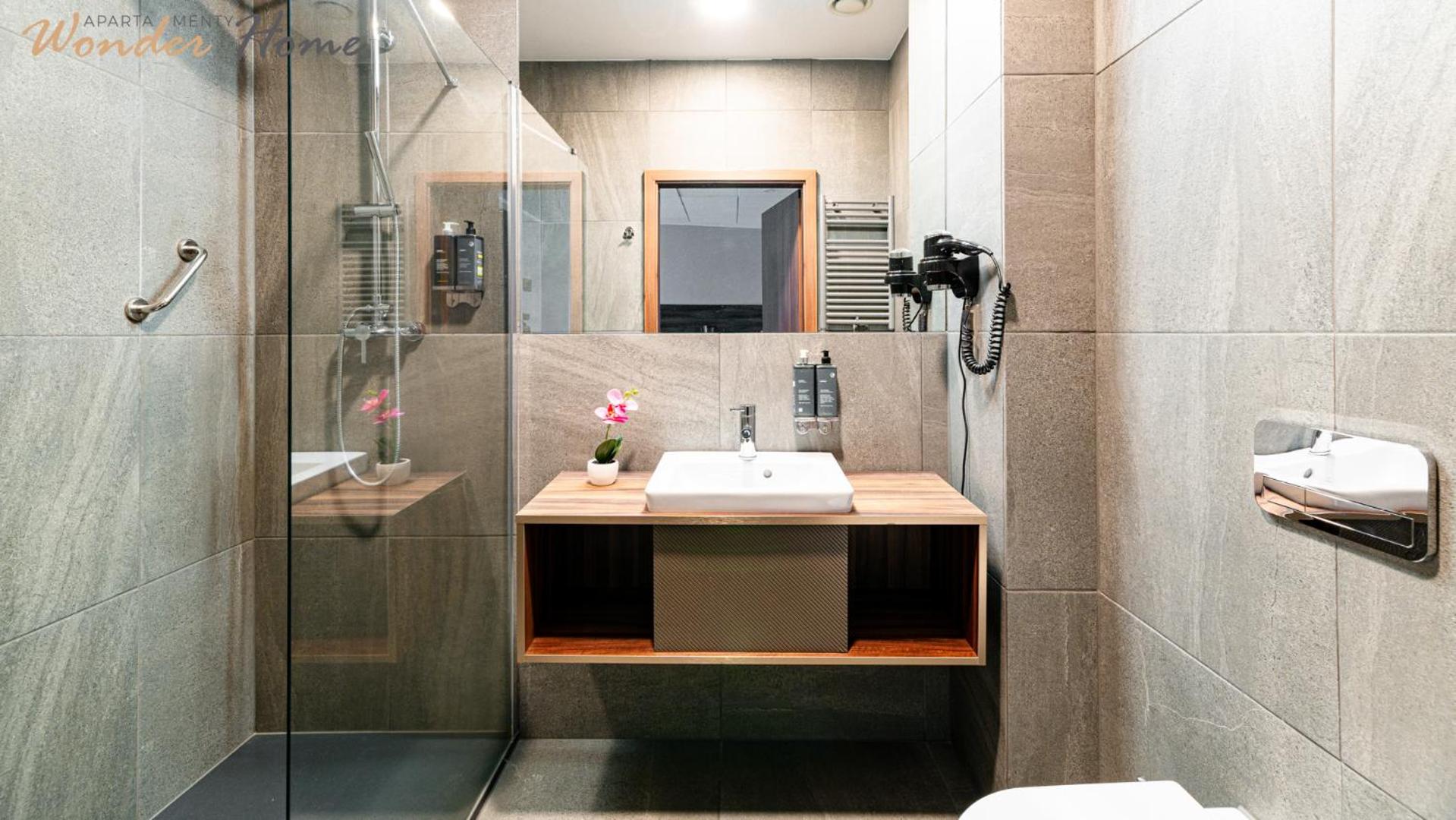Wonder Hill - klimatyzowane apartamenty hotelowe z balkonami lub tarasami