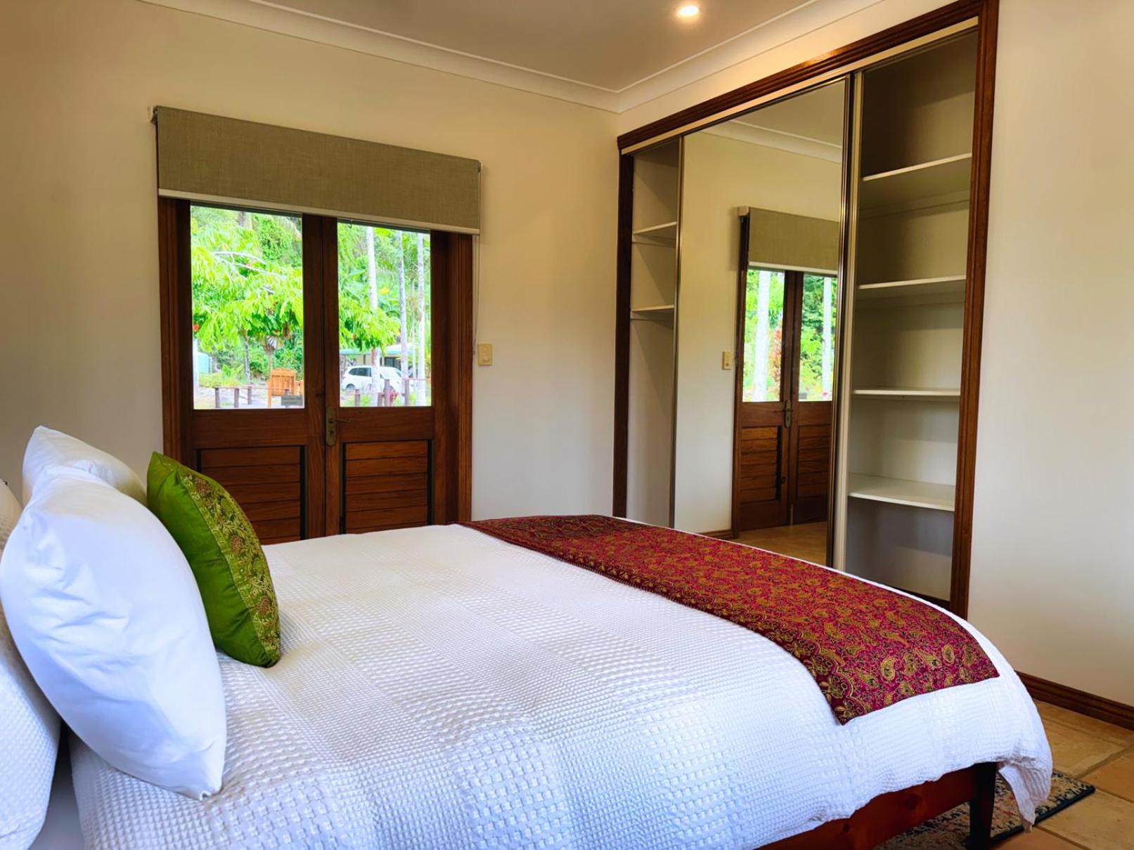 Ahana Hillside - Scenic Stay Near Cairns
