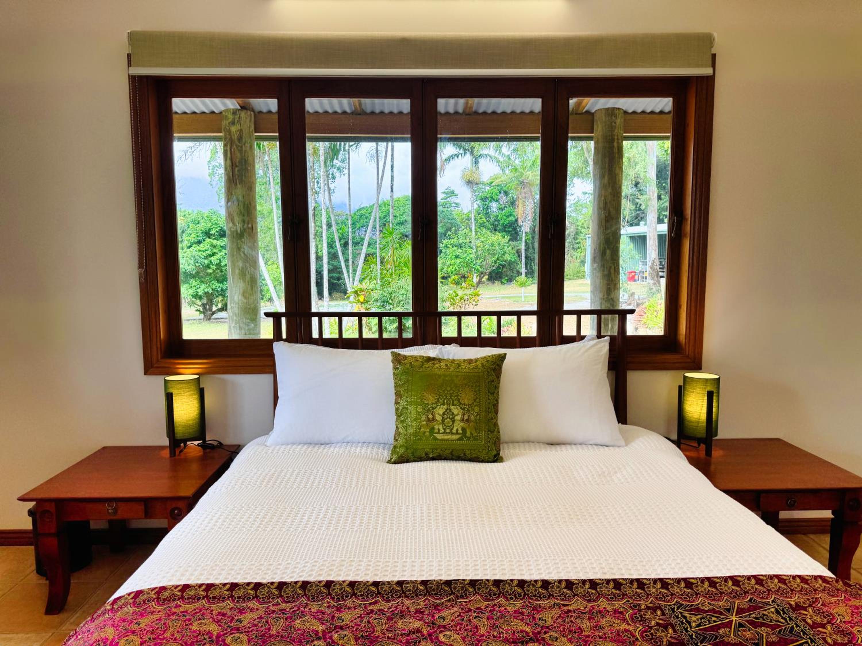 Ahana Hillside - Scenic Stay Near Cairns