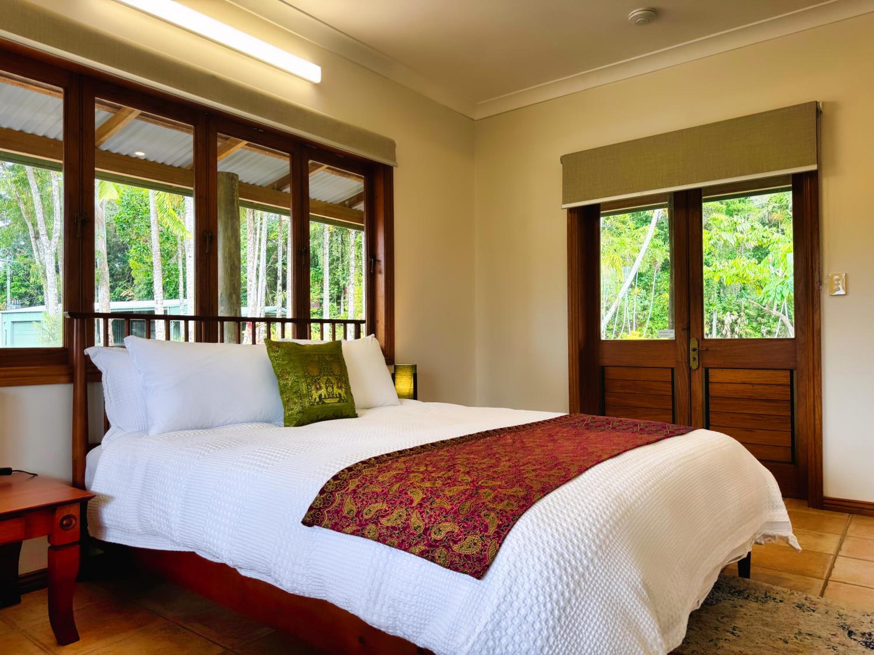 Ahana Hillside - Scenic Stay Near Cairns