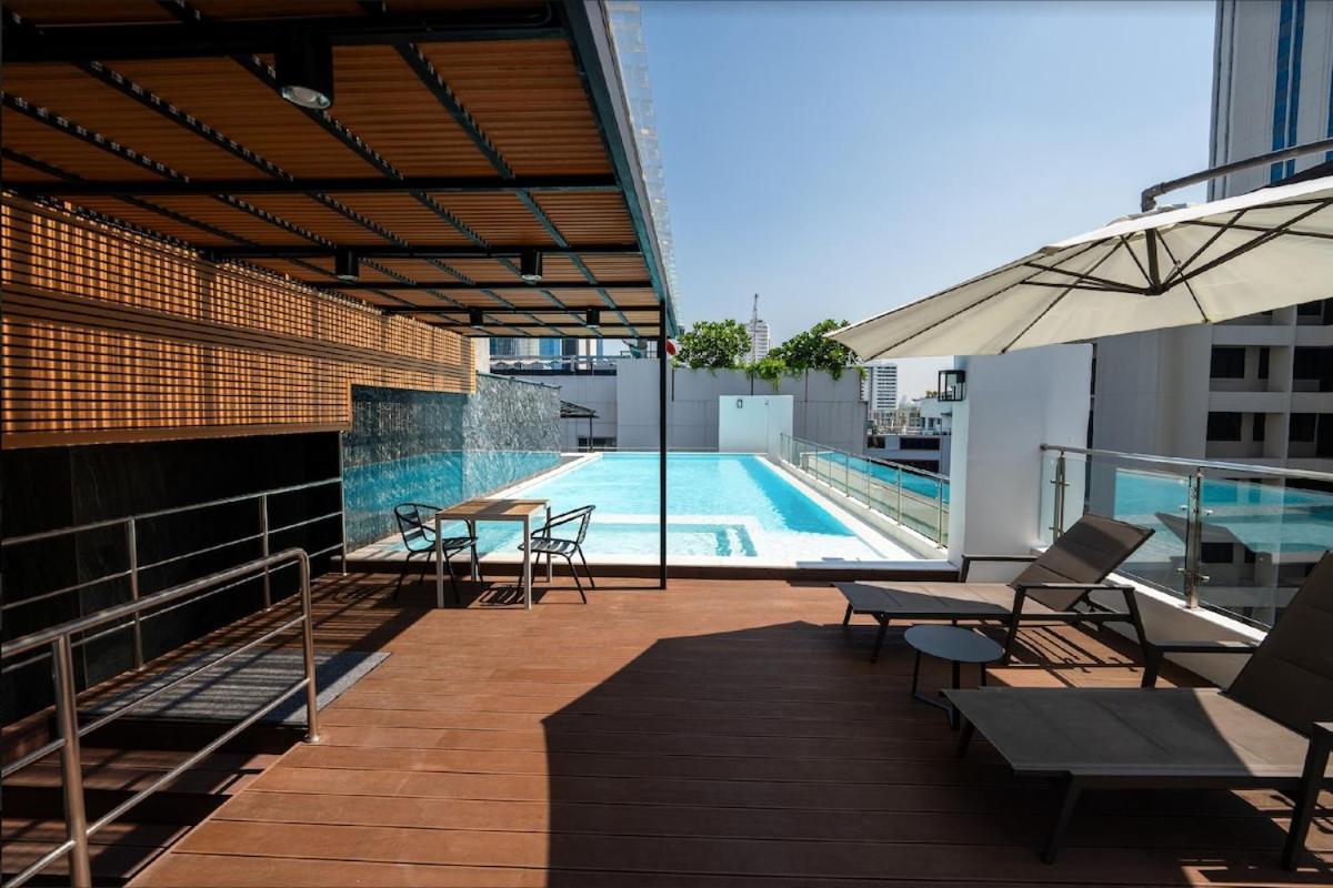 6th Avenue Sukhumvit BKK Two Bedrooms BTS Asok Nana MRT Sukhumvit