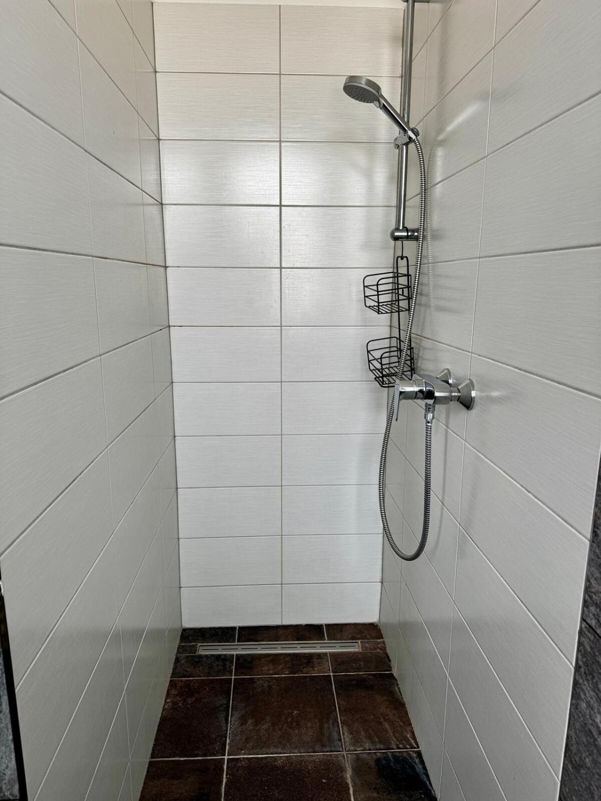 Premium Quartier - Modernes Apartment, 2 Schlafzimmer, WLAN, Parken, Küche
